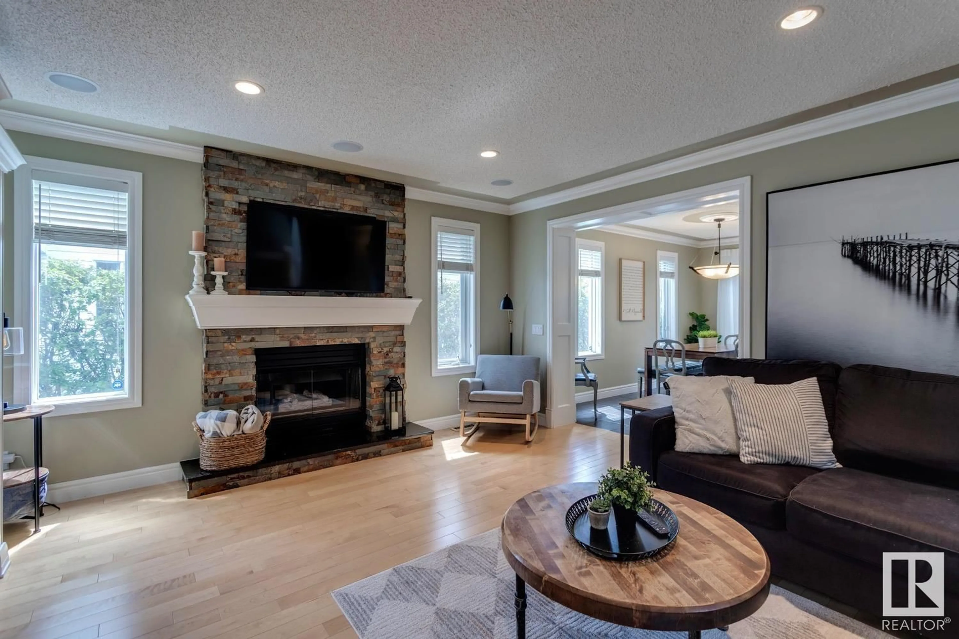 Living room with furniture, unknown for 26 OAKRIDGE DR, St. Albert Alberta T8N6E7