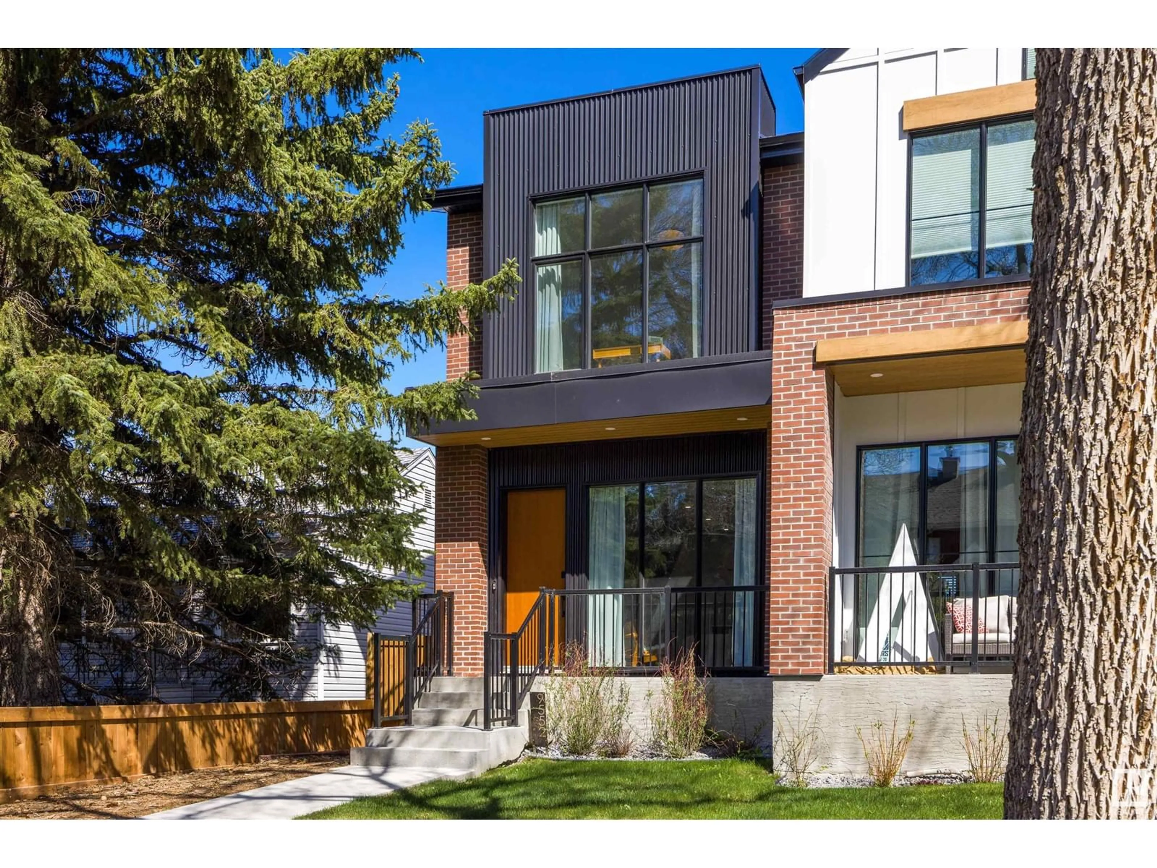 Home with brick exterior material, street for 9552 73 AV, Edmonton Alberta T6E1A9