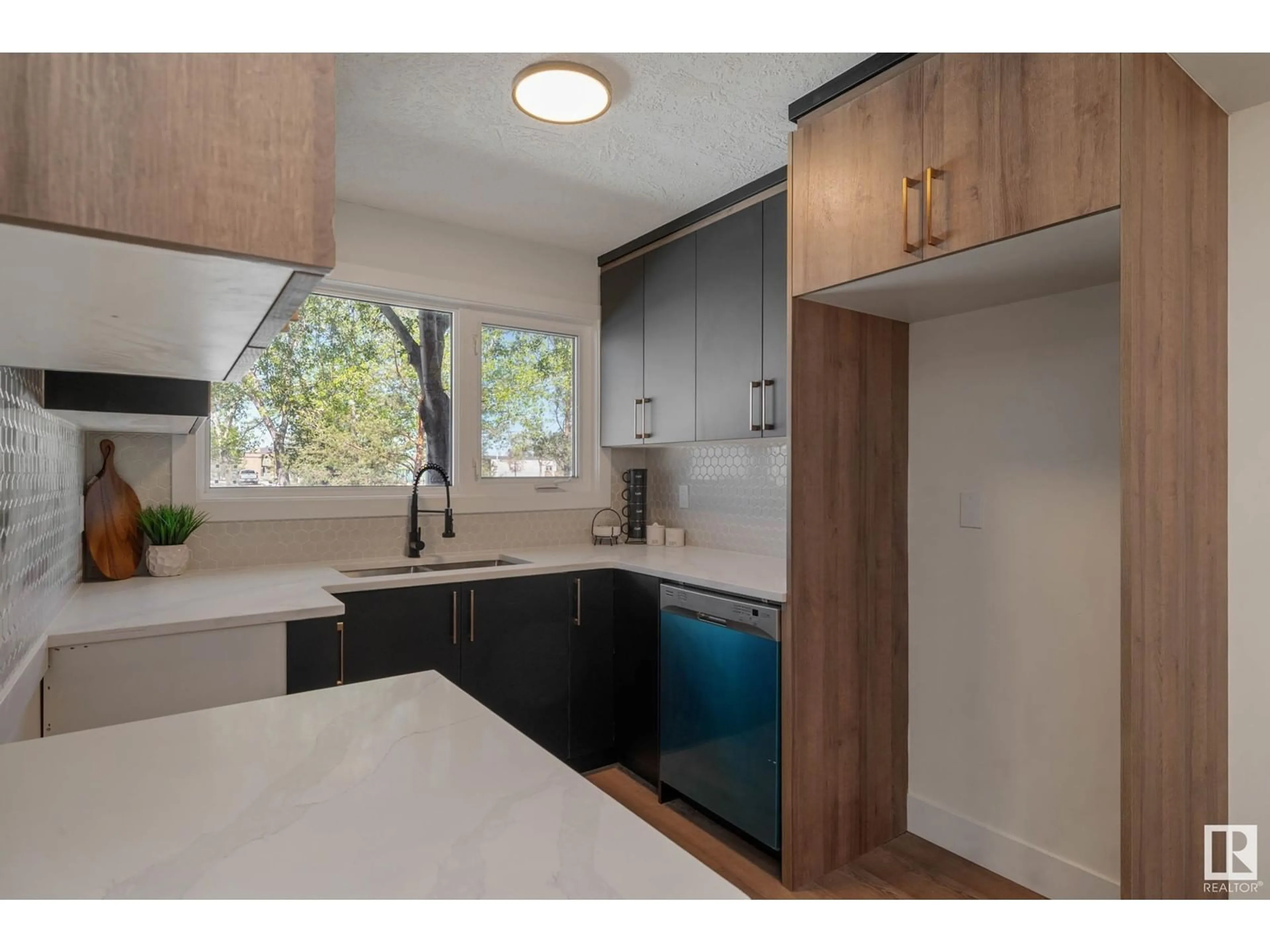 Unknown for 10630 BEAUMARIS RD, Edmonton Alberta T5X3N4
