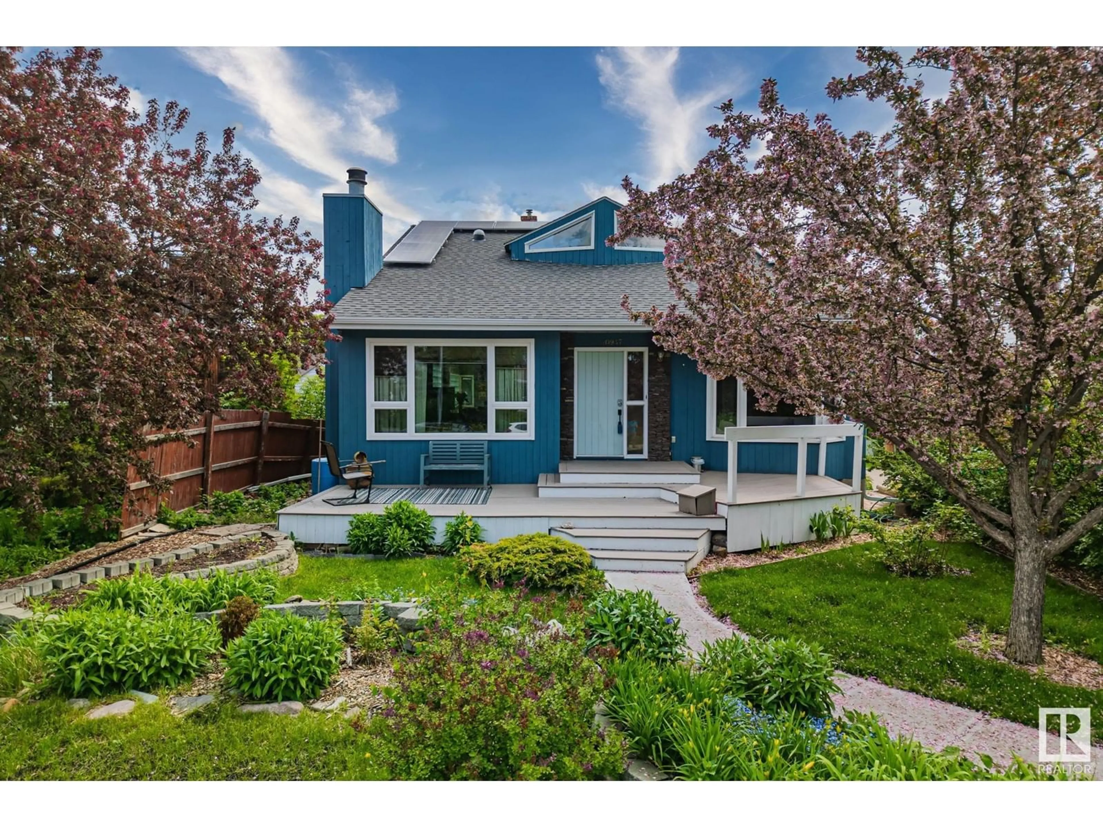 Home with vinyl exterior material, street for NW - 10947 118 ST, Edmonton Alberta T5H3P1