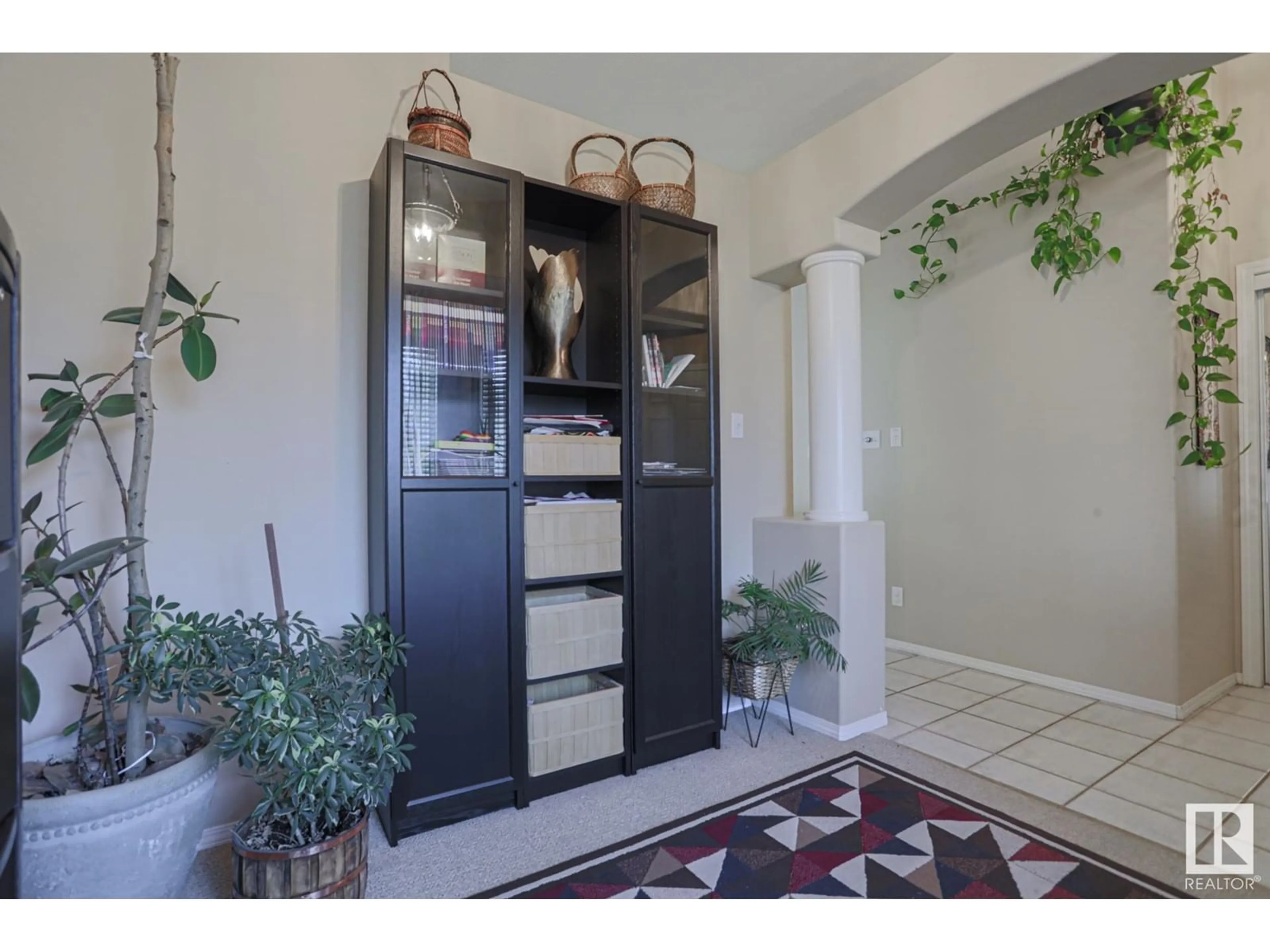 Indoor entryway for 290 LILAC TC, Sherwood Park Alberta T8H1Z2