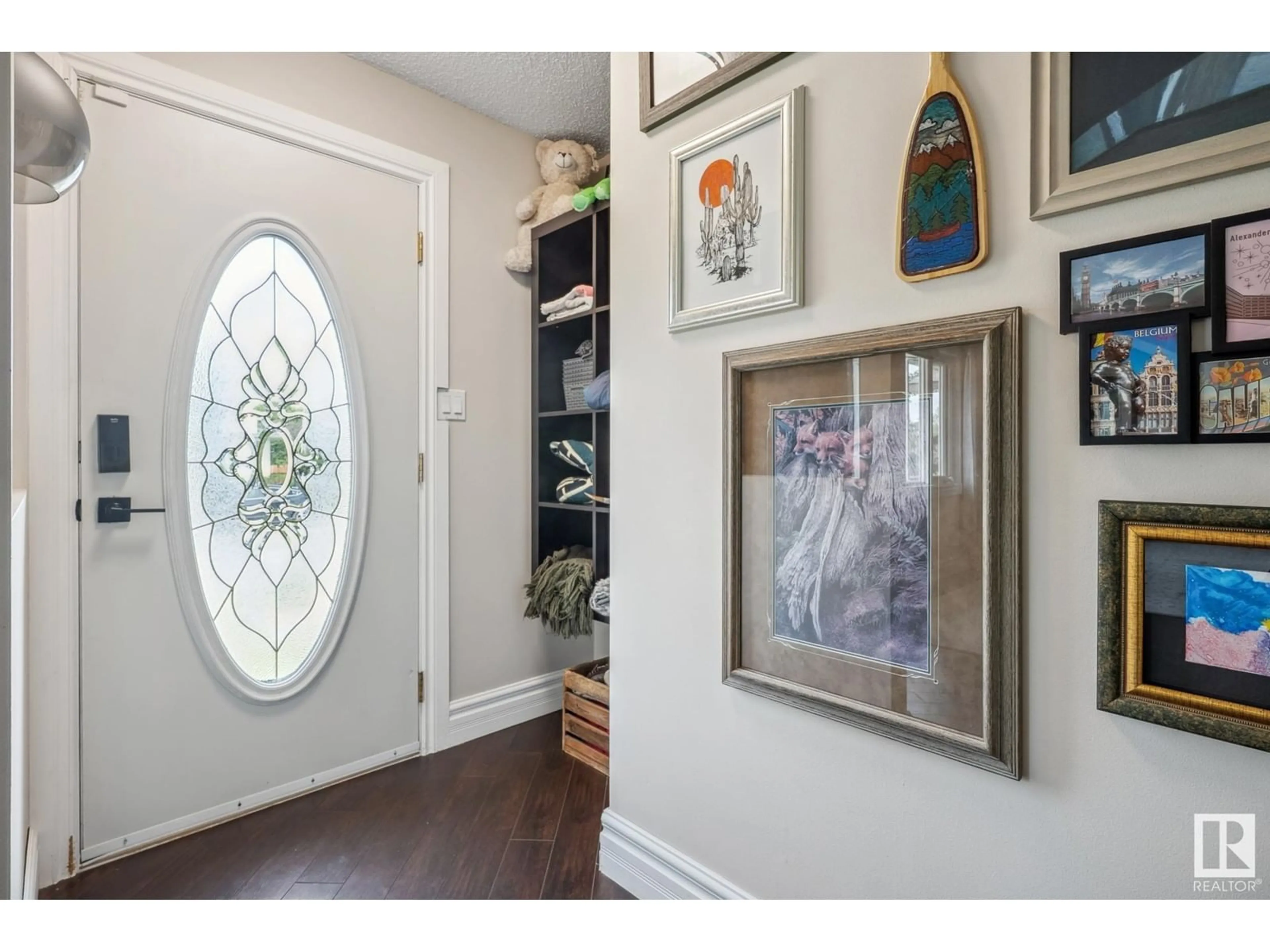 Indoor entryway for 3103 111 AV, Edmonton Alberta T5W0J2