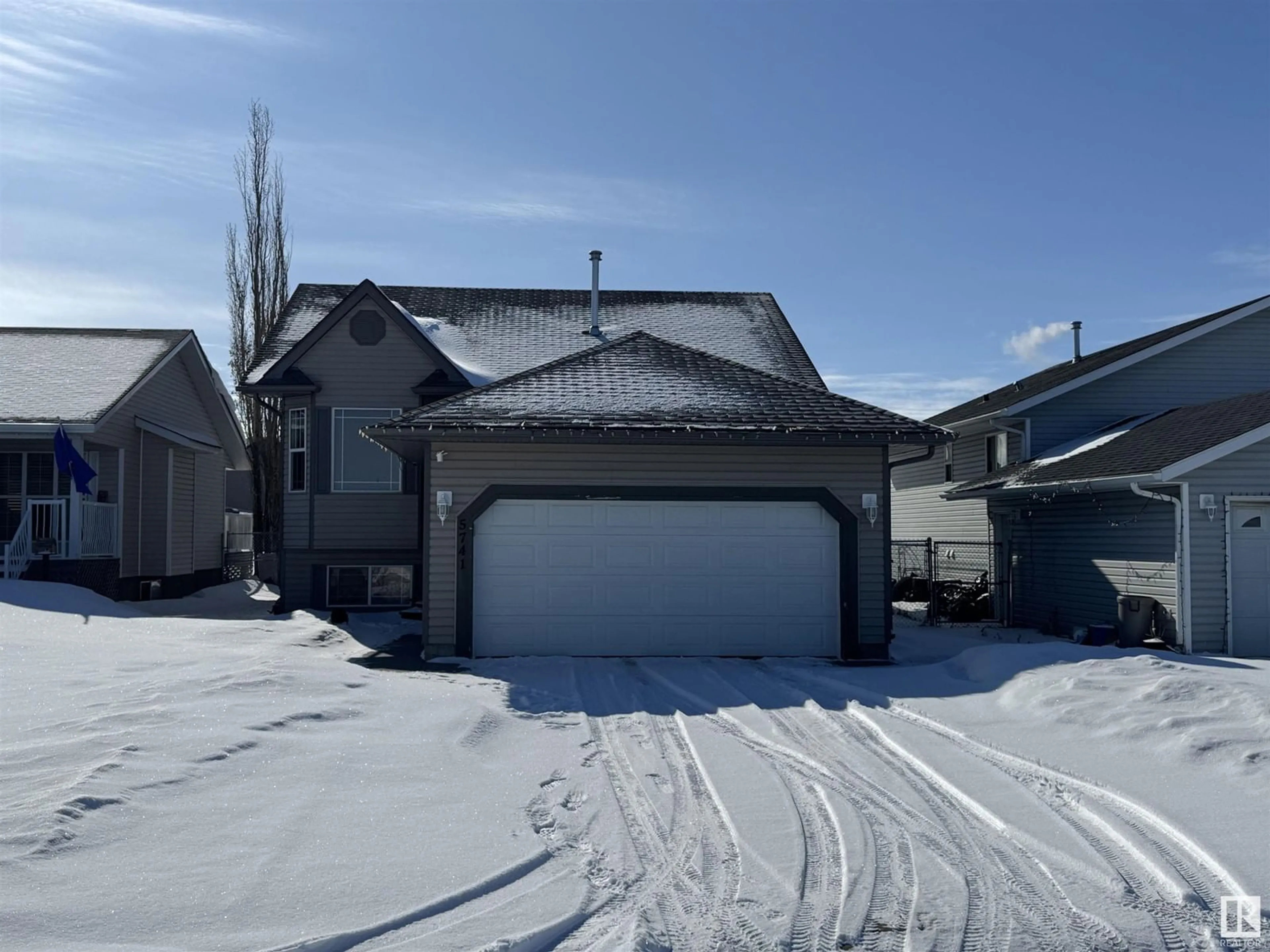 A pic from outside/outdoor area/front of a property/back of a property/a pic from drone, street for 5741 48 AV, St. Paul Town Alberta T0A3A1