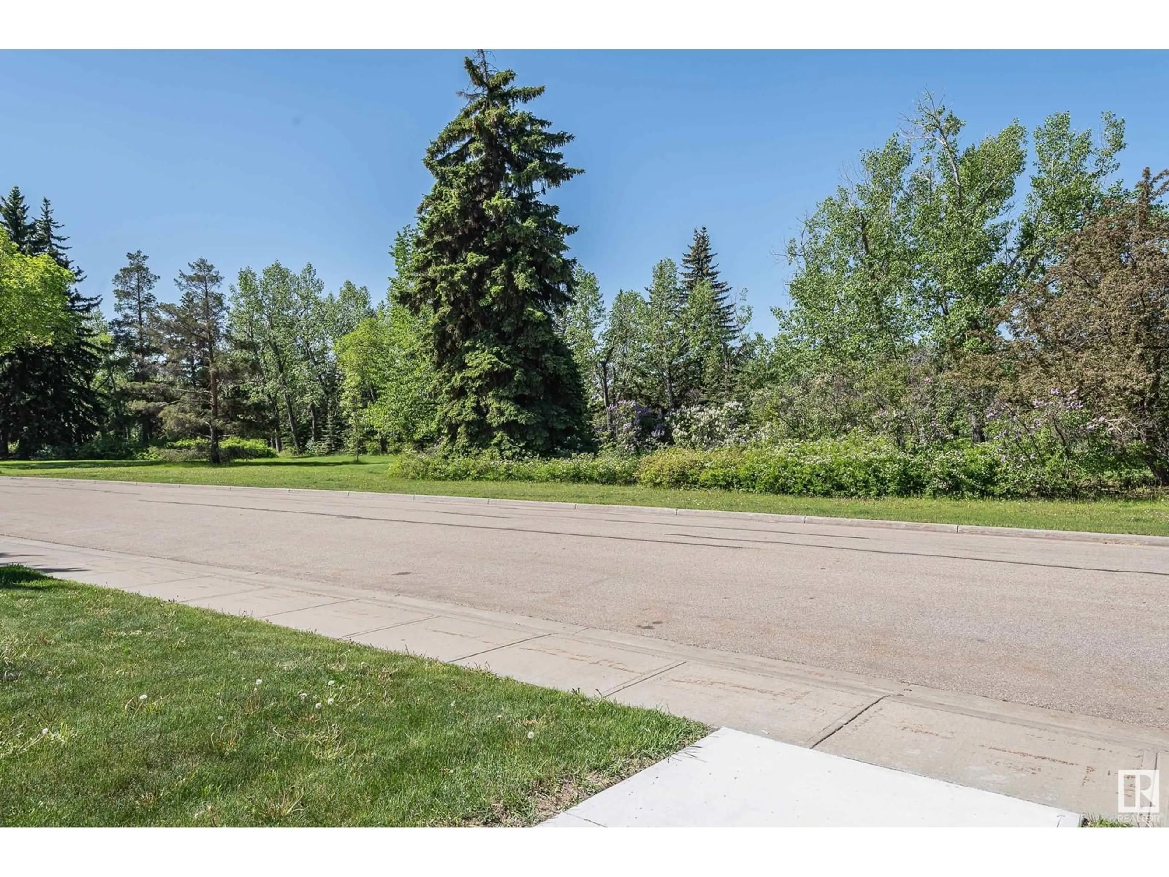 Patio, street for 156 LAURIER DR, Edmonton Alberta T5R5P9