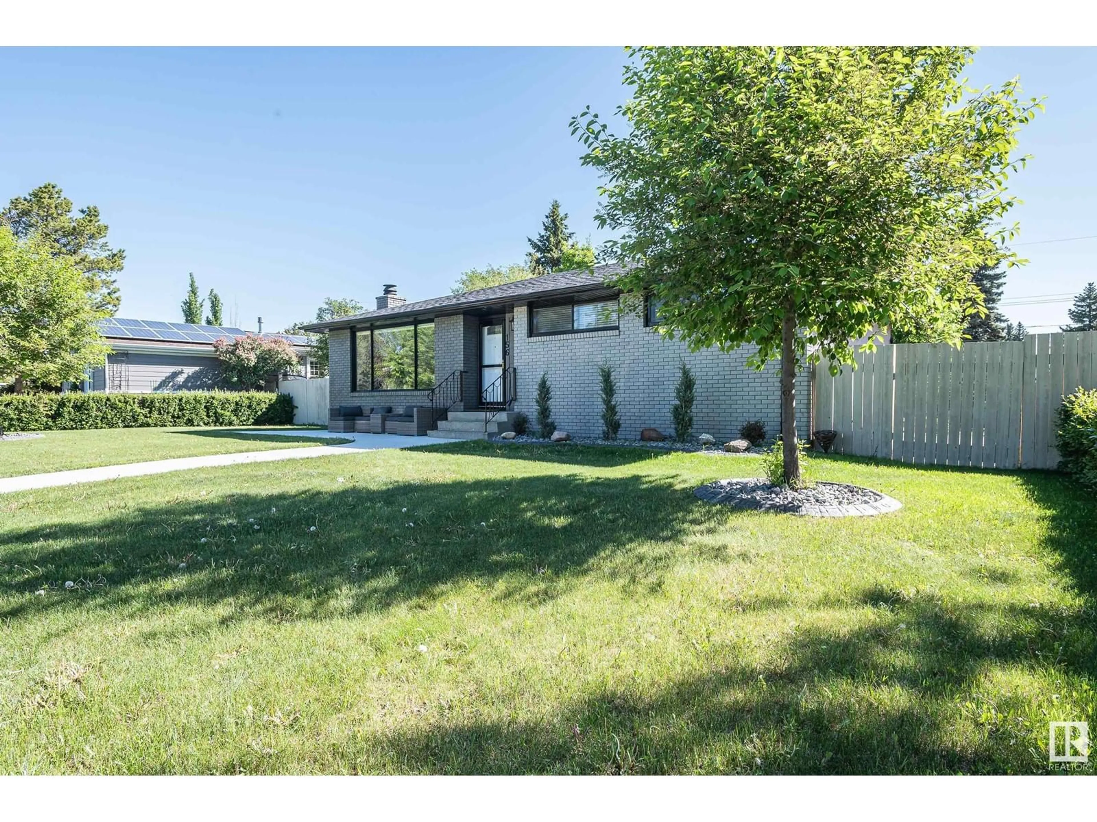 A pic from outside/outdoor area/front of a property/back of a property/a pic from drone, street for 156 LAURIER DR, Edmonton Alberta T5R5P9