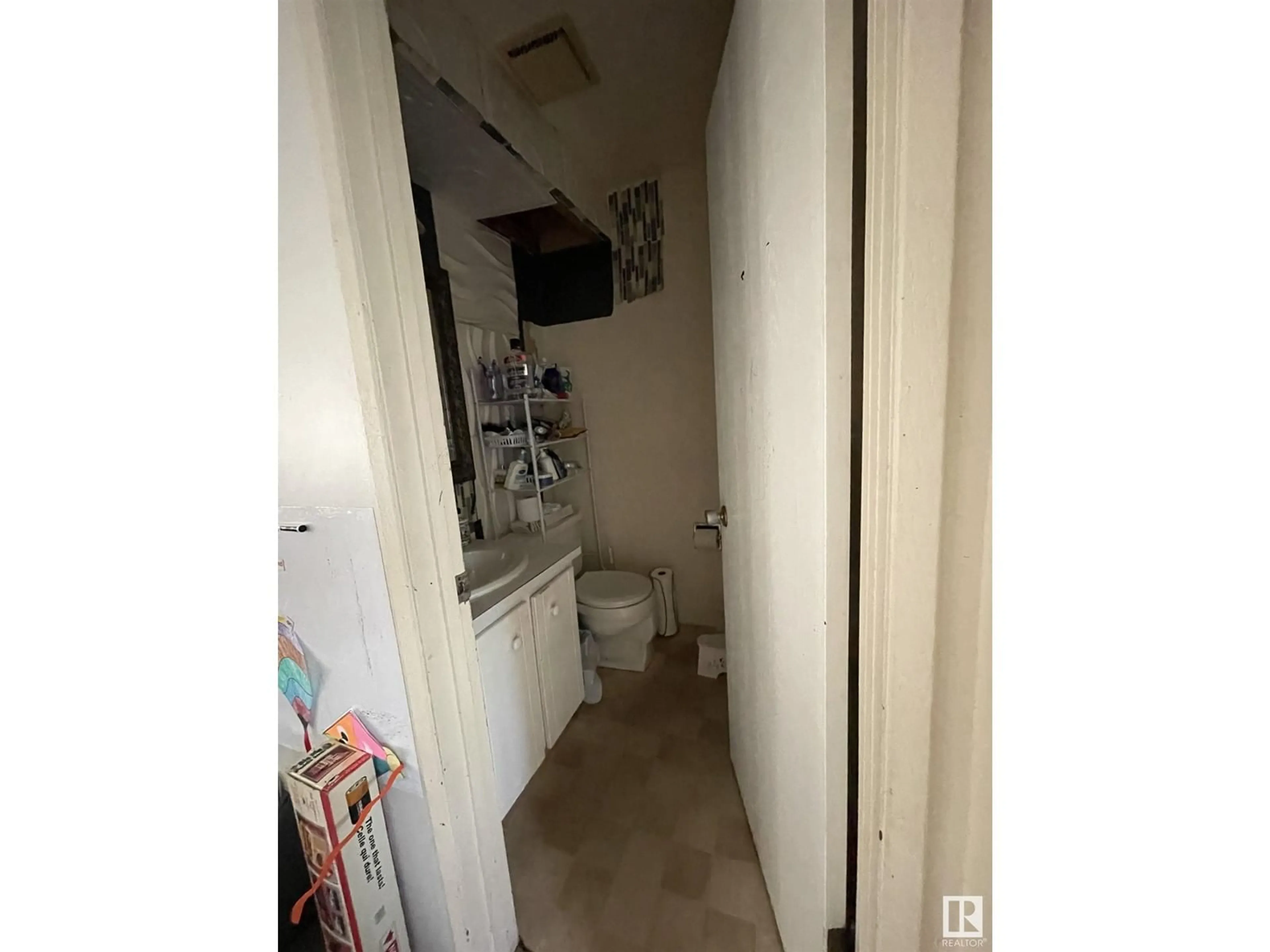 A pic of a room for 17312 108 ST, Edmonton Alberta T5X3Y8