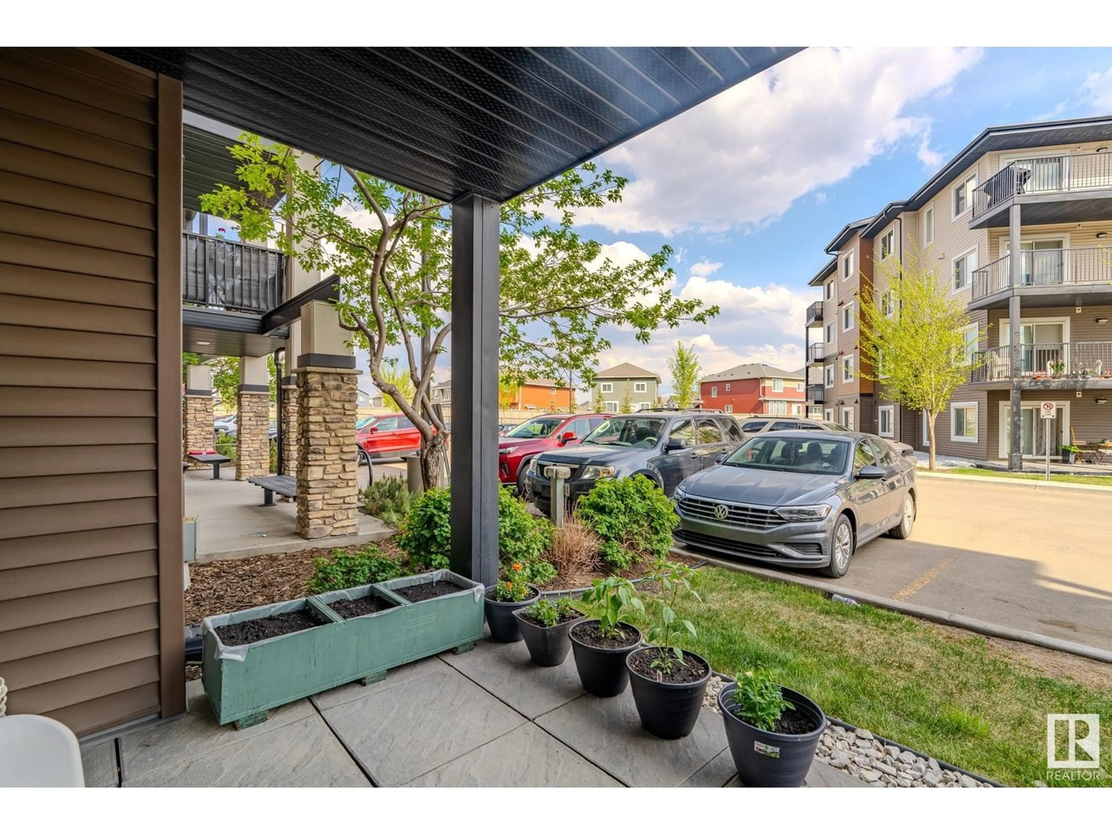 Patio, street for 142 - 107 EBBERS BLVD, Edmonton Alberta T5Y3W2