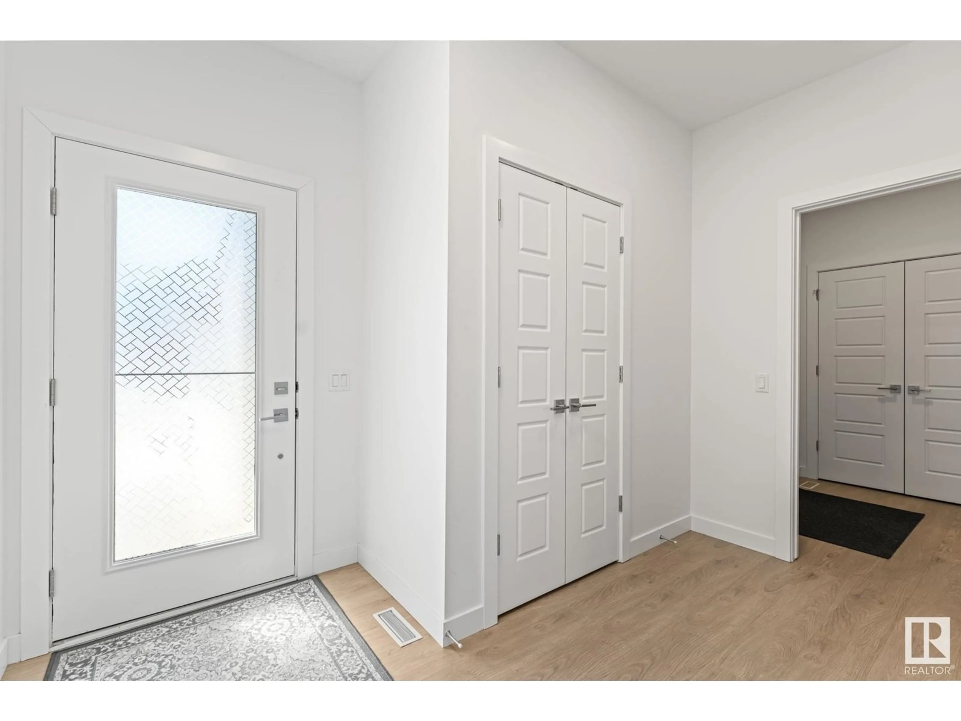 Indoor entryway for 3884 CHRU PL, Edmonton Alberta T6W5B2