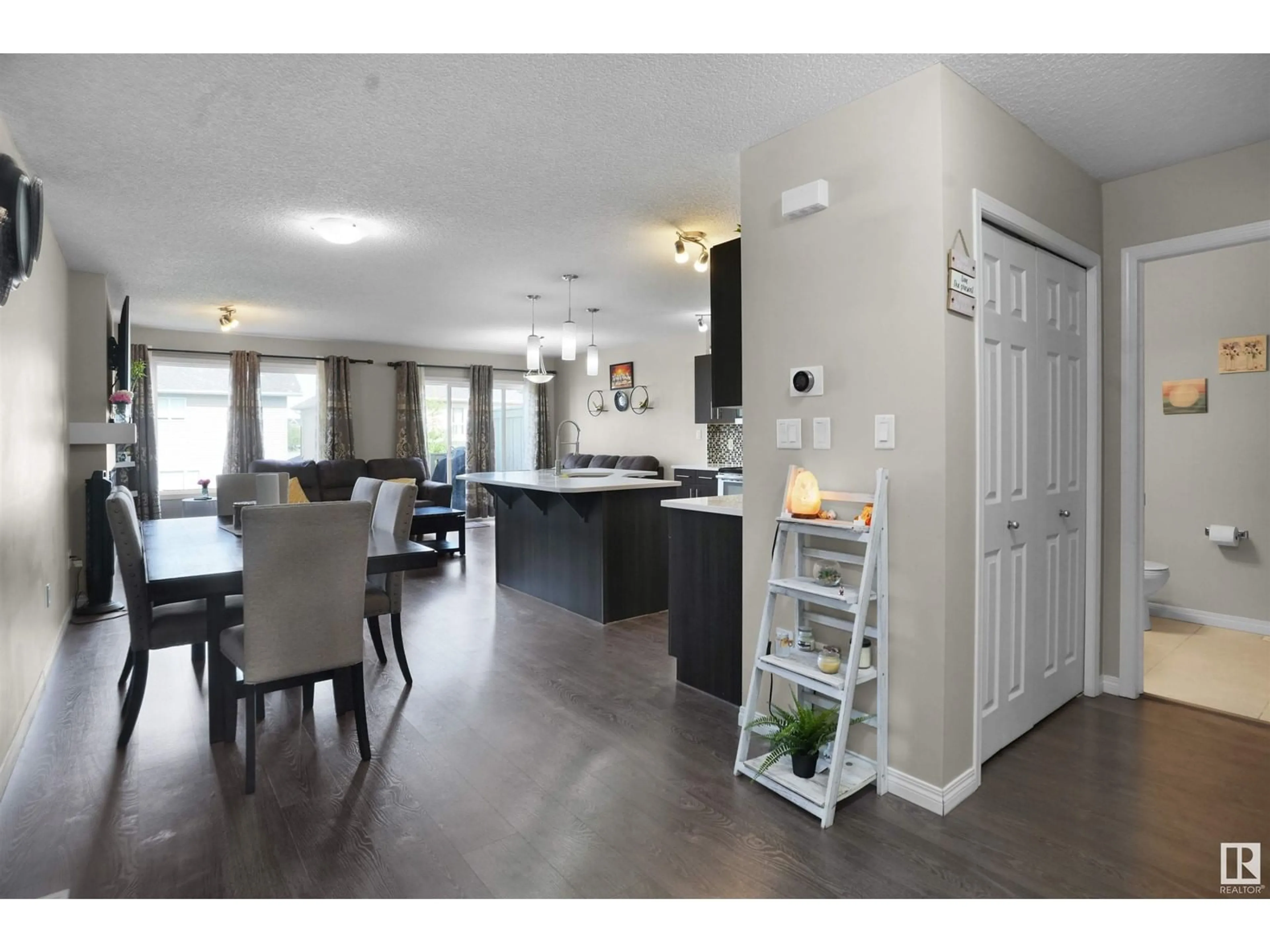 Open concept kitchen, unknown for 1673 CHAPMAN WY, Edmonton Alberta T6W0Y5