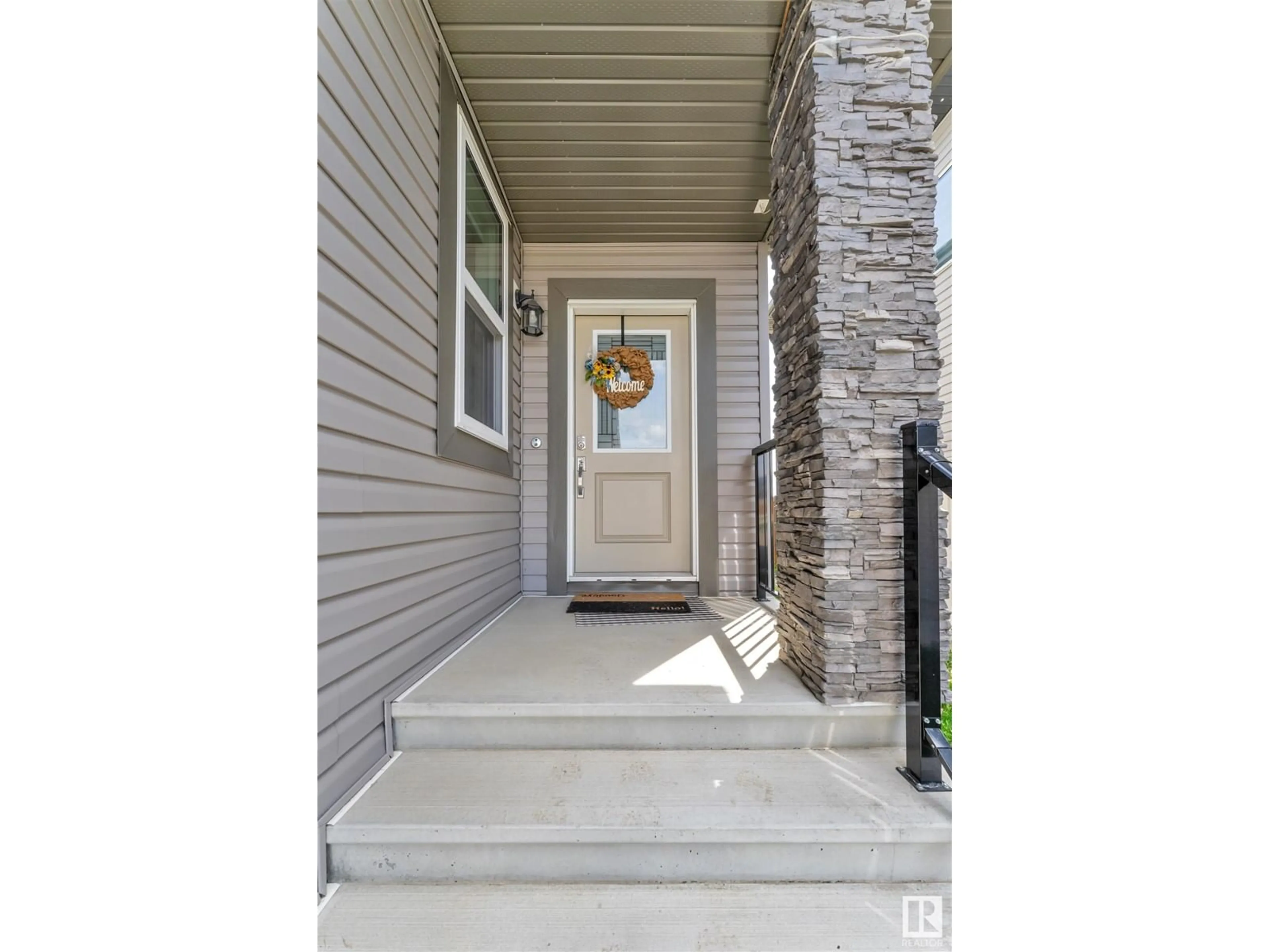 Indoor entryway for 3509 46 AV, Beaumont Alberta T4X2Y4