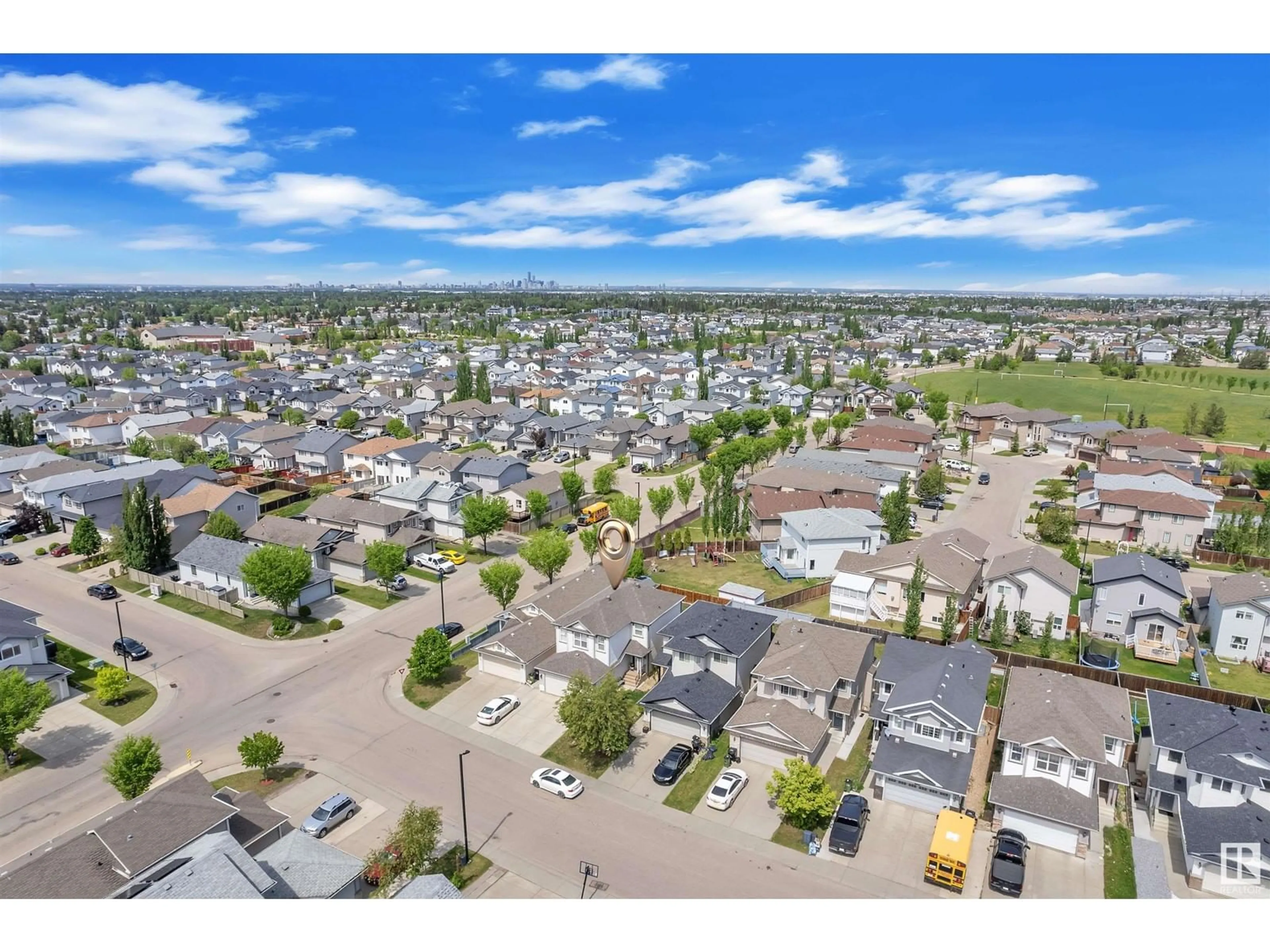 A pic from outside/outdoor area/front of a property/back of a property/a pic from drone, street for NW - 3144 25 AV, Edmonton Alberta T6T0C8