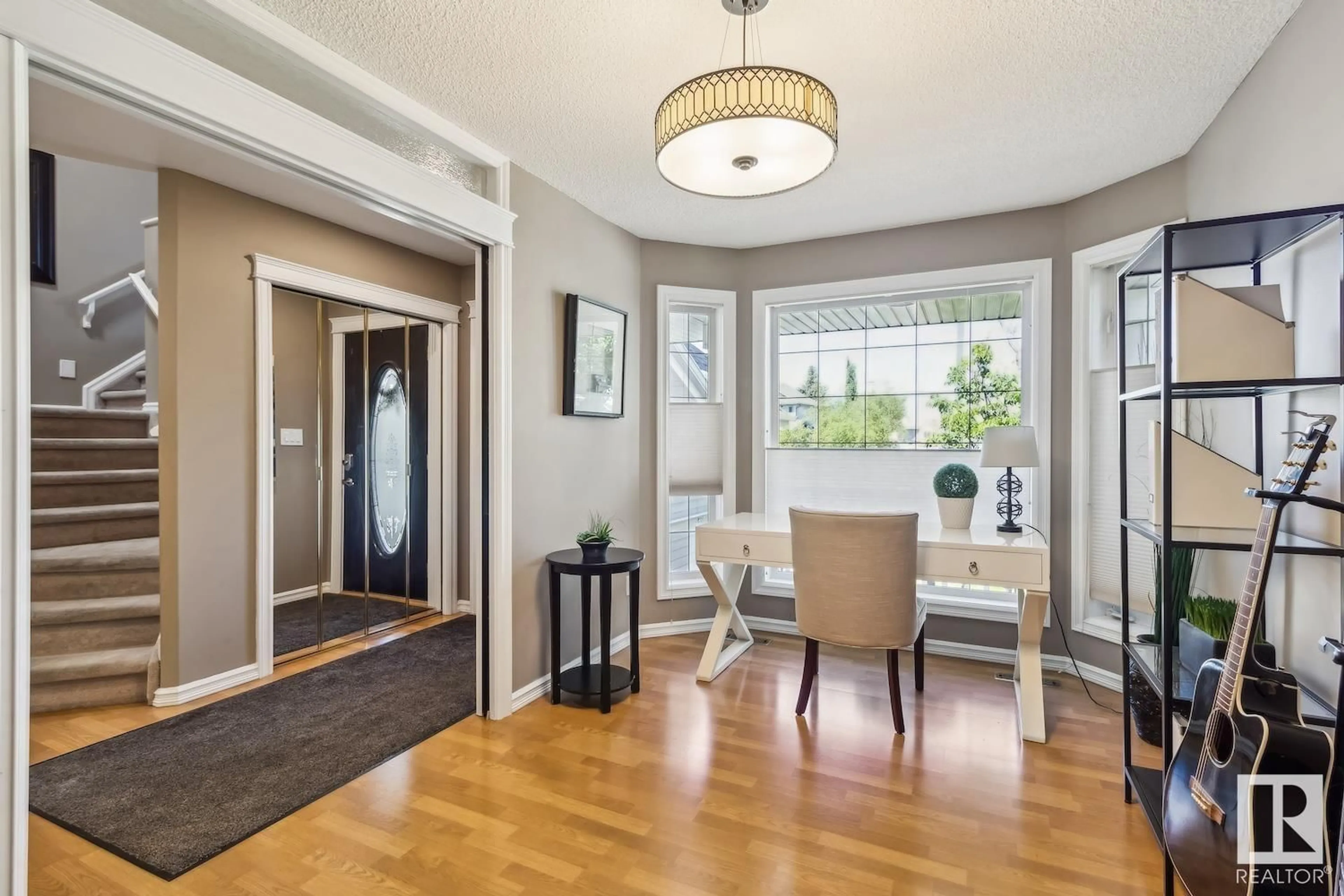 Indoor entryway for 11707 13 AV, Edmonton Alberta T6J7G1