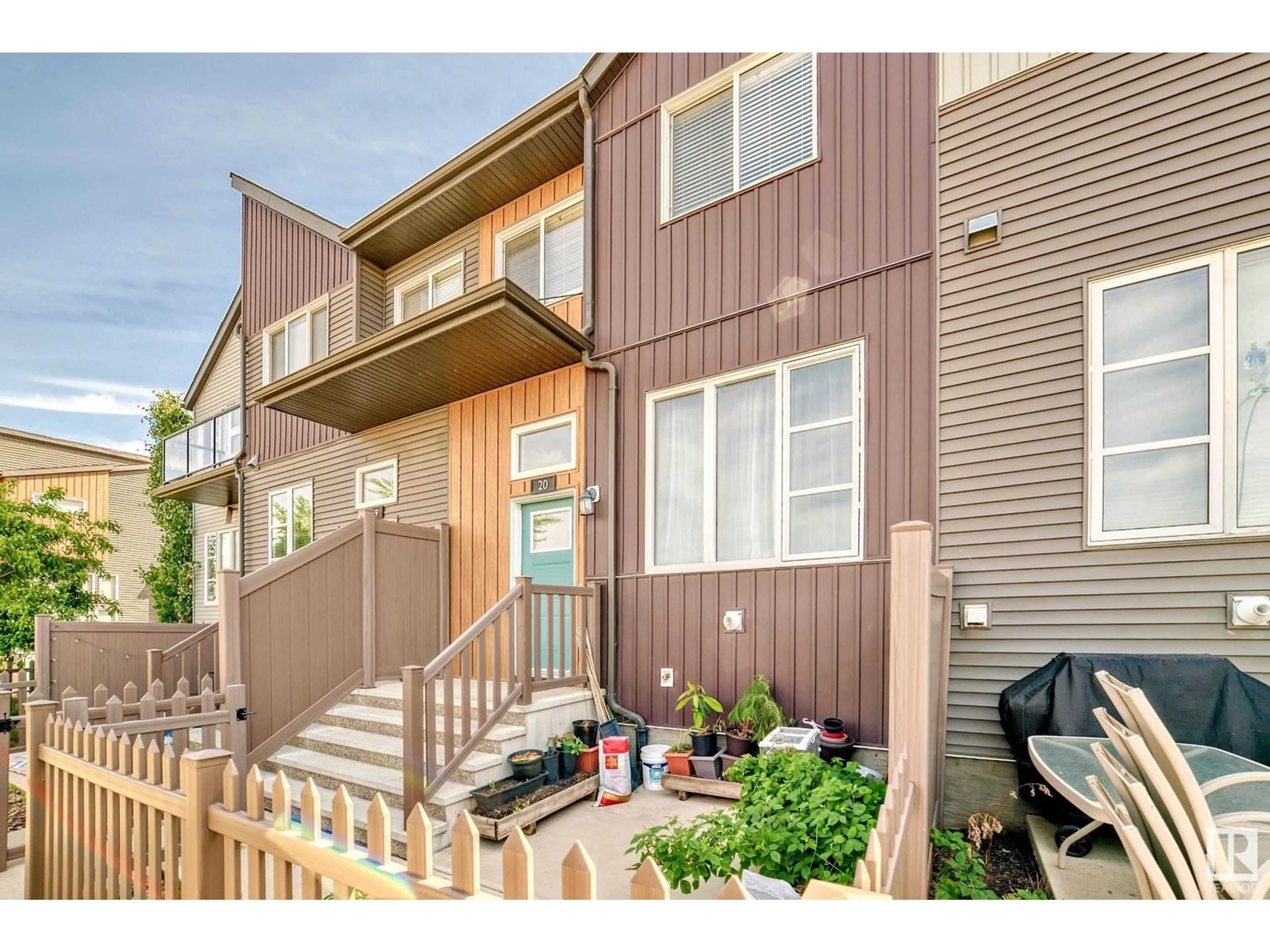 Home with vinyl exterior material, street for 4470 - 20 PROWSE RD, Edmonton Alberta T6W3R5