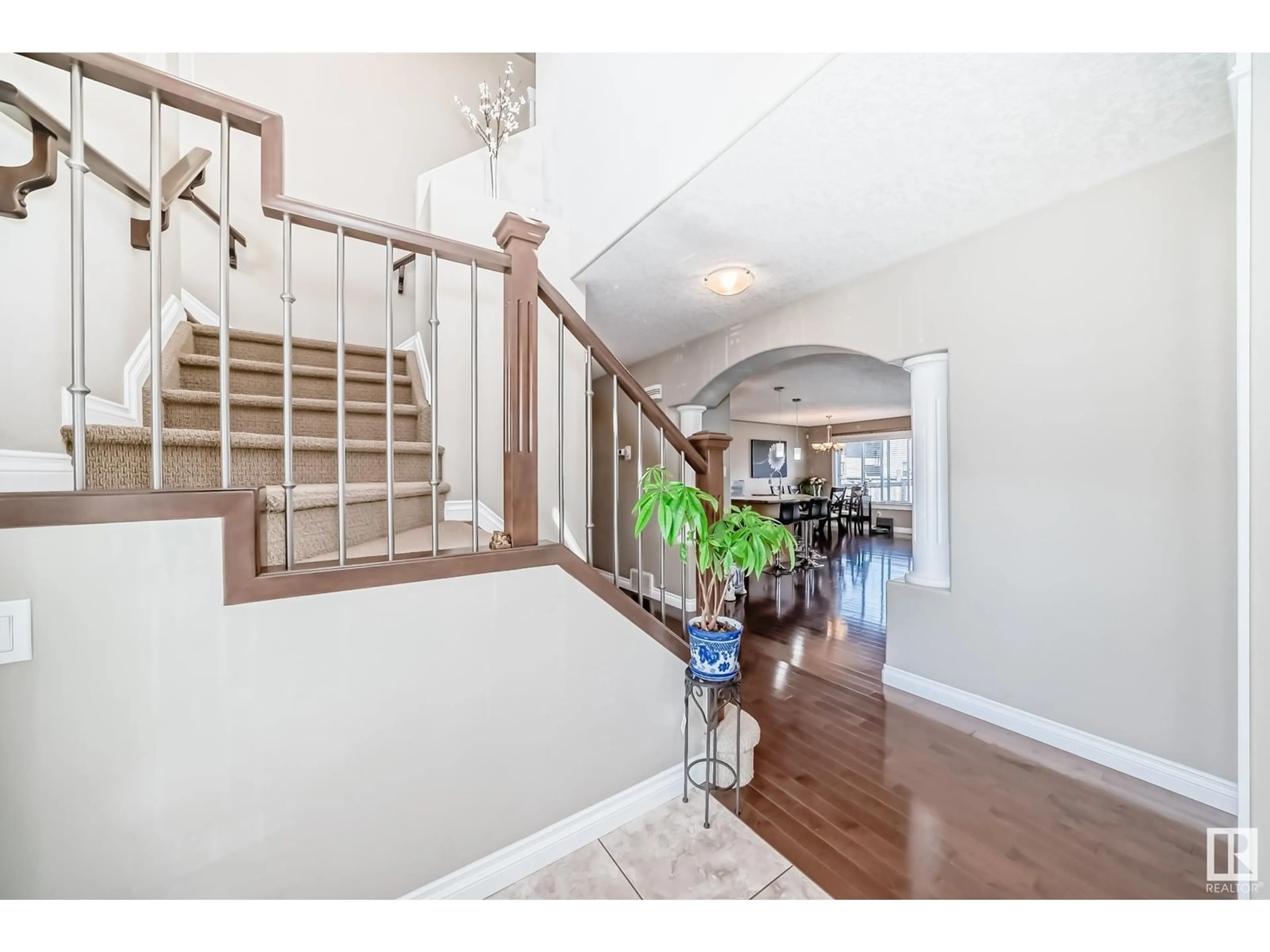 Indoor entryway for 5308 164 AV, Edmonton Alberta T5Y0H4