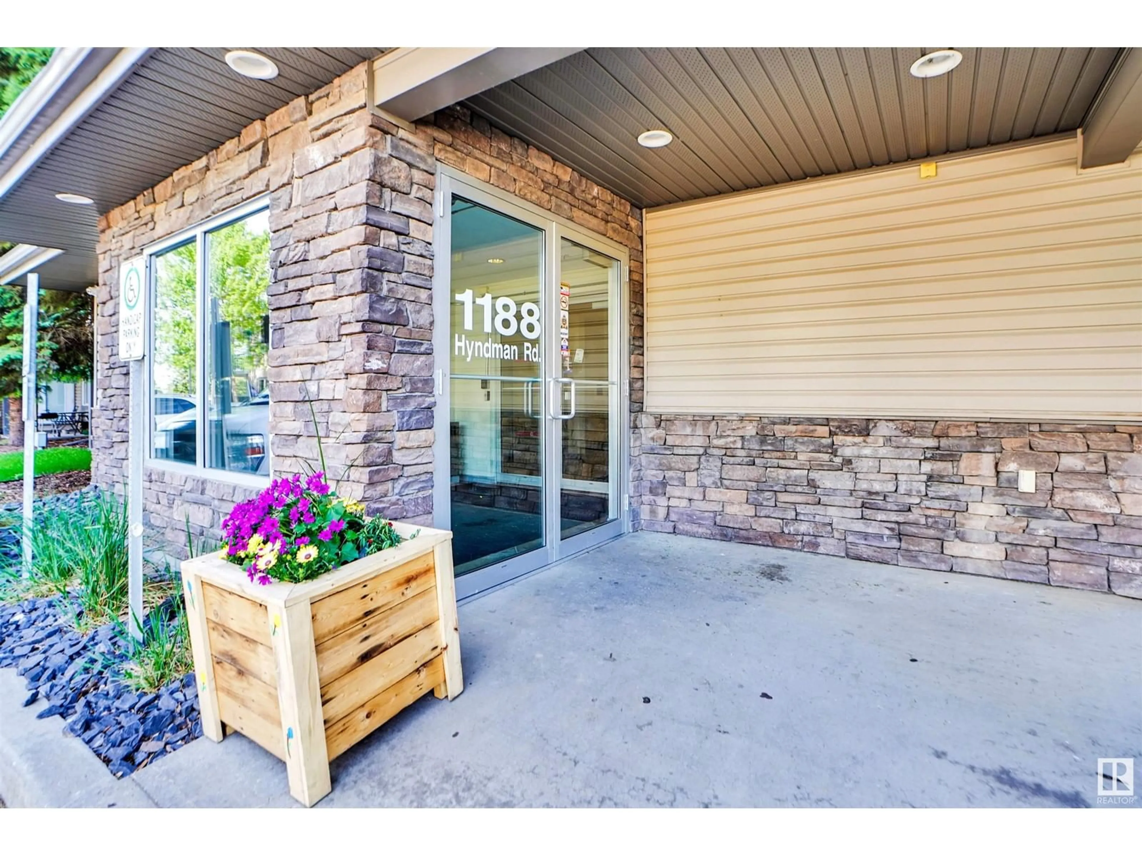 Unknown for 207 - 1188 HYNDMAN RD, Edmonton Alberta T5A0E9