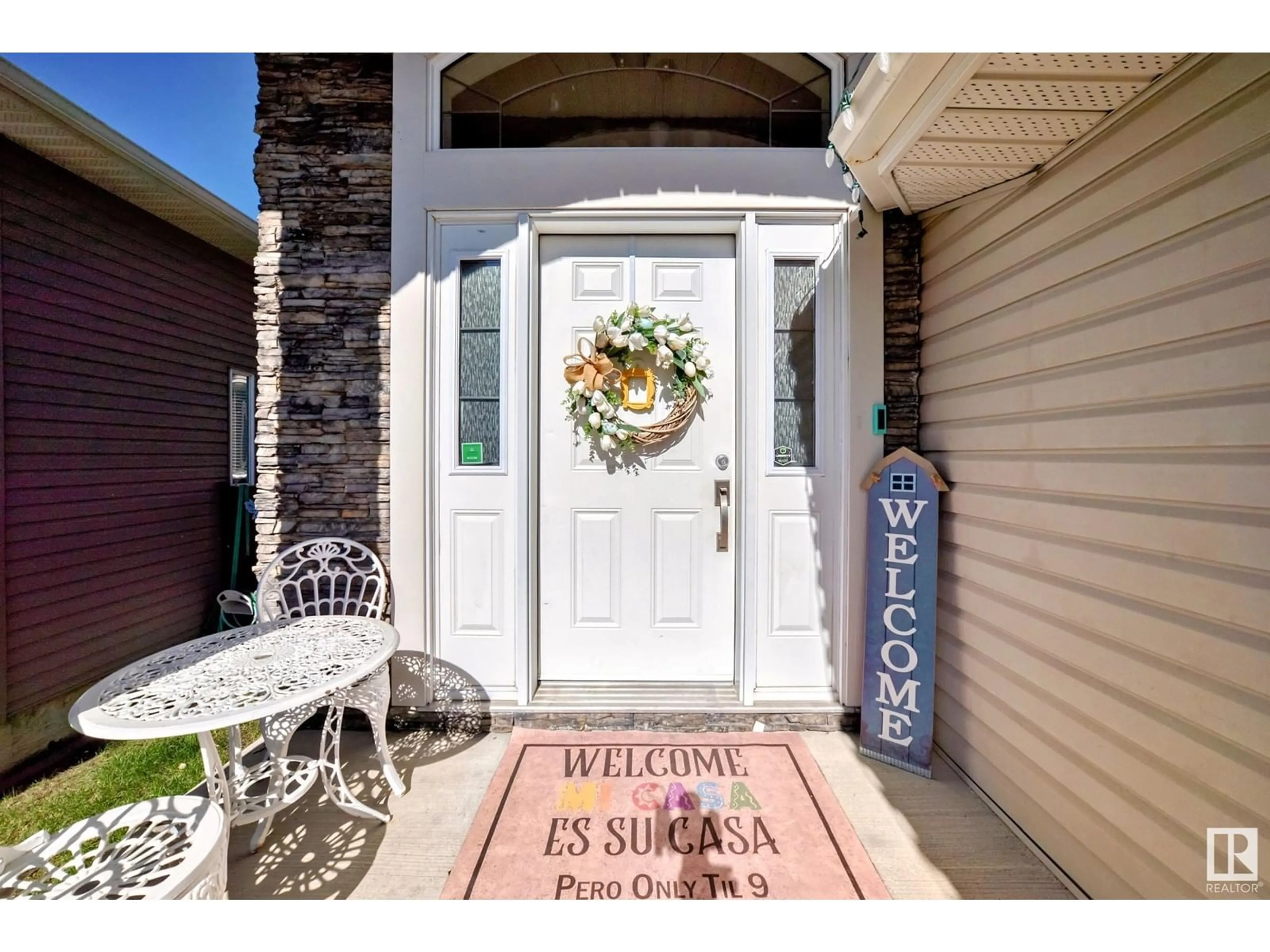 Indoor entryway for 15522 47A ST, Edmonton Alberta T5Y0B6