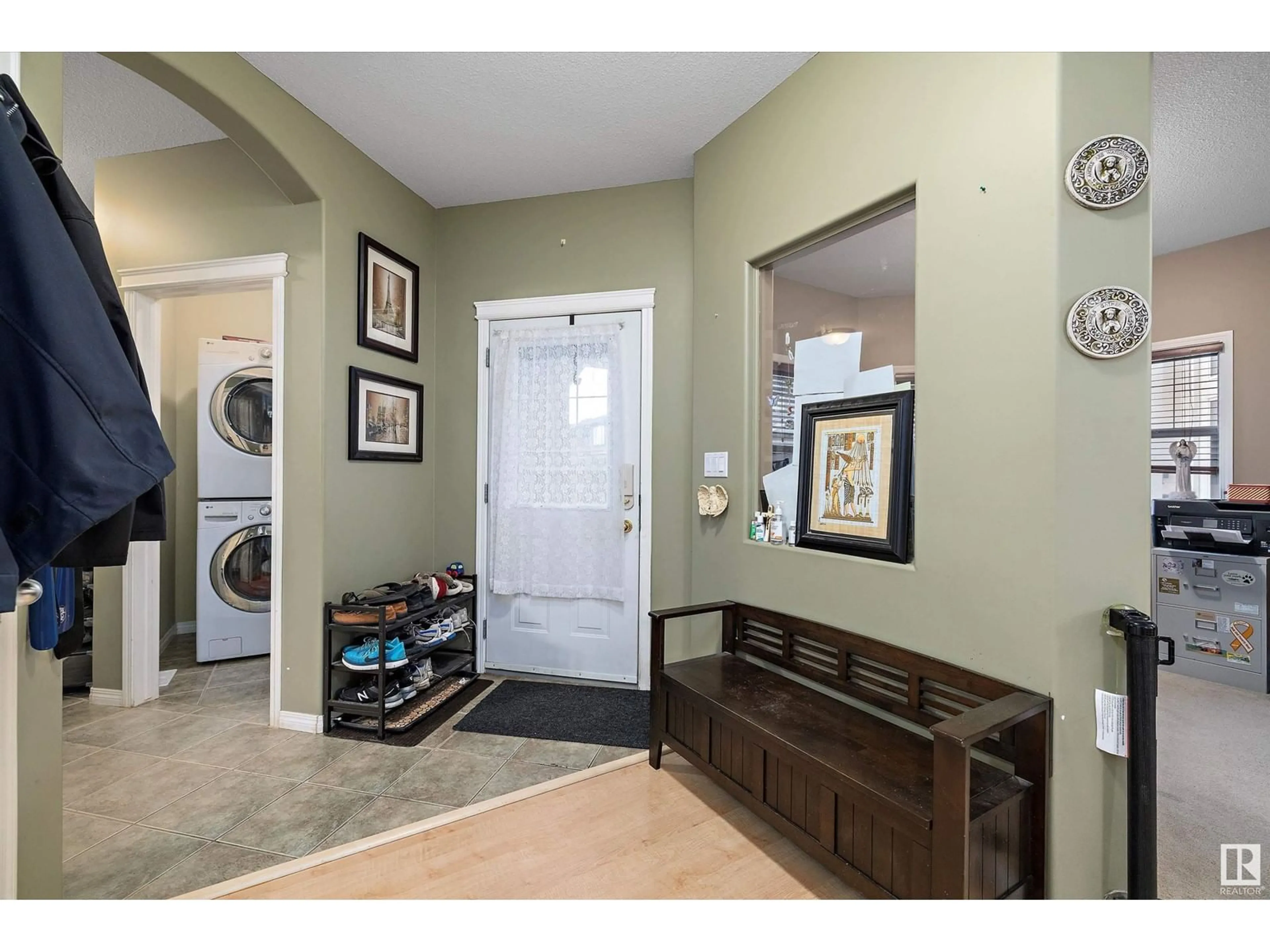 Indoor entryway for 17808 109 ST, Edmonton Alberta T5X6H6