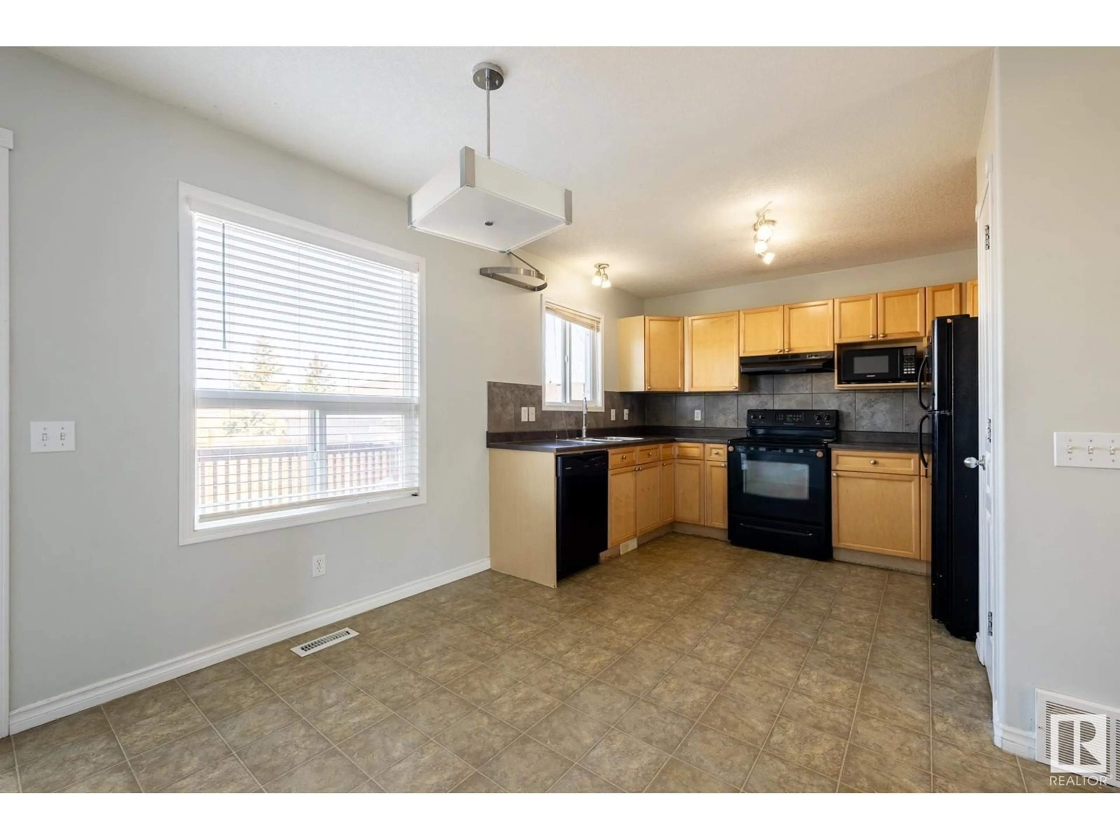 Standard kitchen, unknown for 157 BRIDGEPORT BV, Leduc Alberta T9E0H8