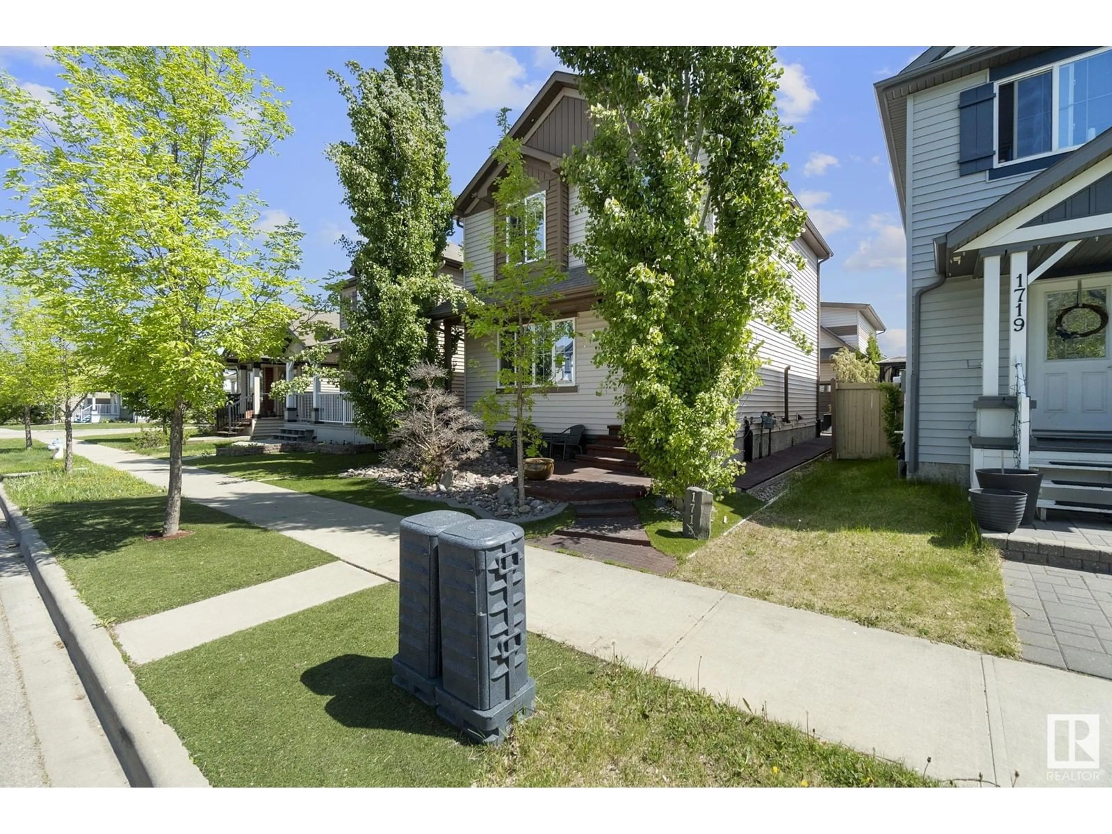 Unknown for 1715 63 ST, Edmonton Alberta T6X0S2