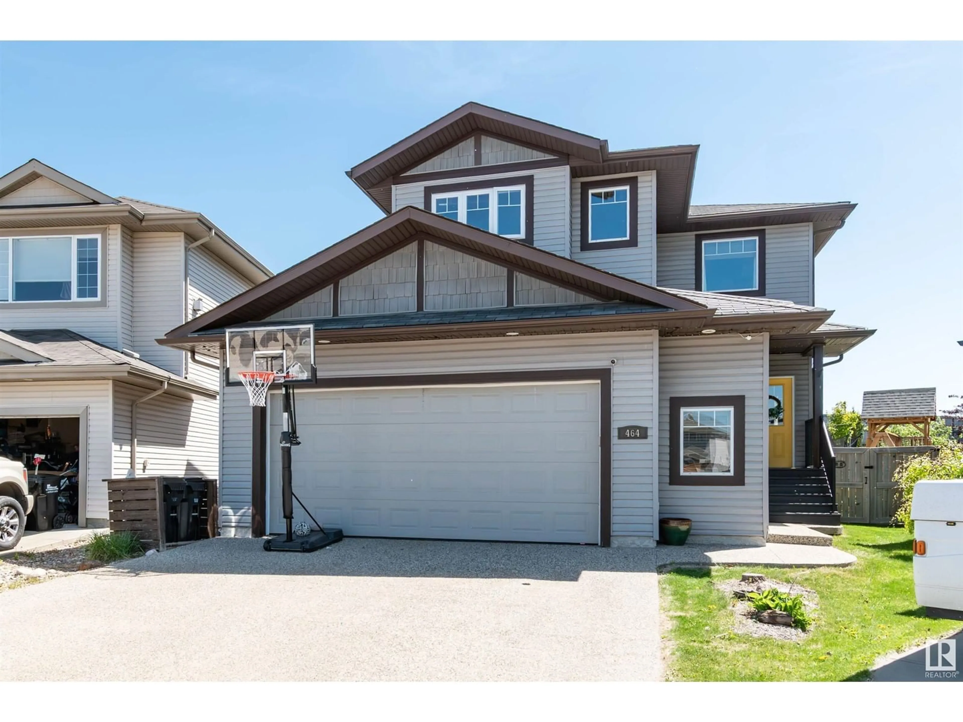 Home with vinyl exterior material, street for 464 FOXTAIL CT, Sherwood Park Alberta T8A3K2