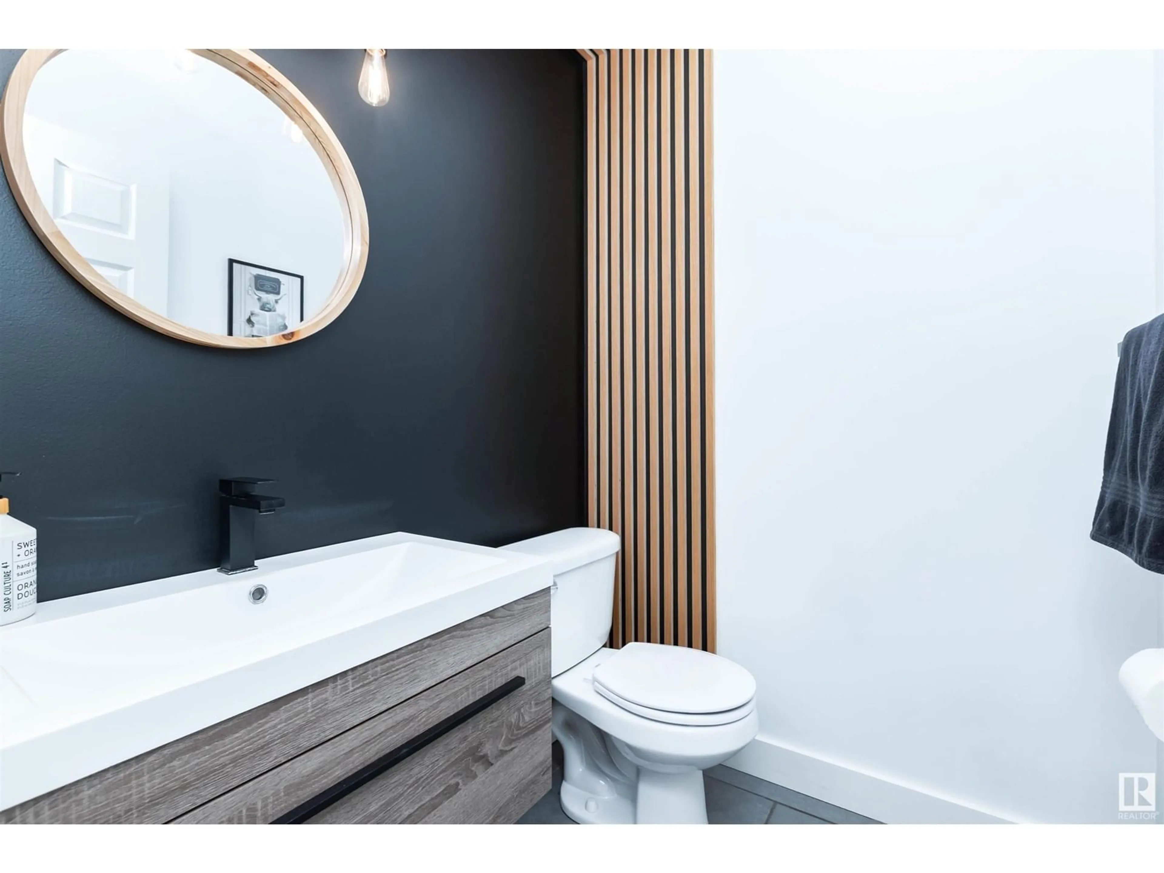 Contemporary bathroom, unknown for 464 FOXTAIL CT, Sherwood Park Alberta T8A3K2