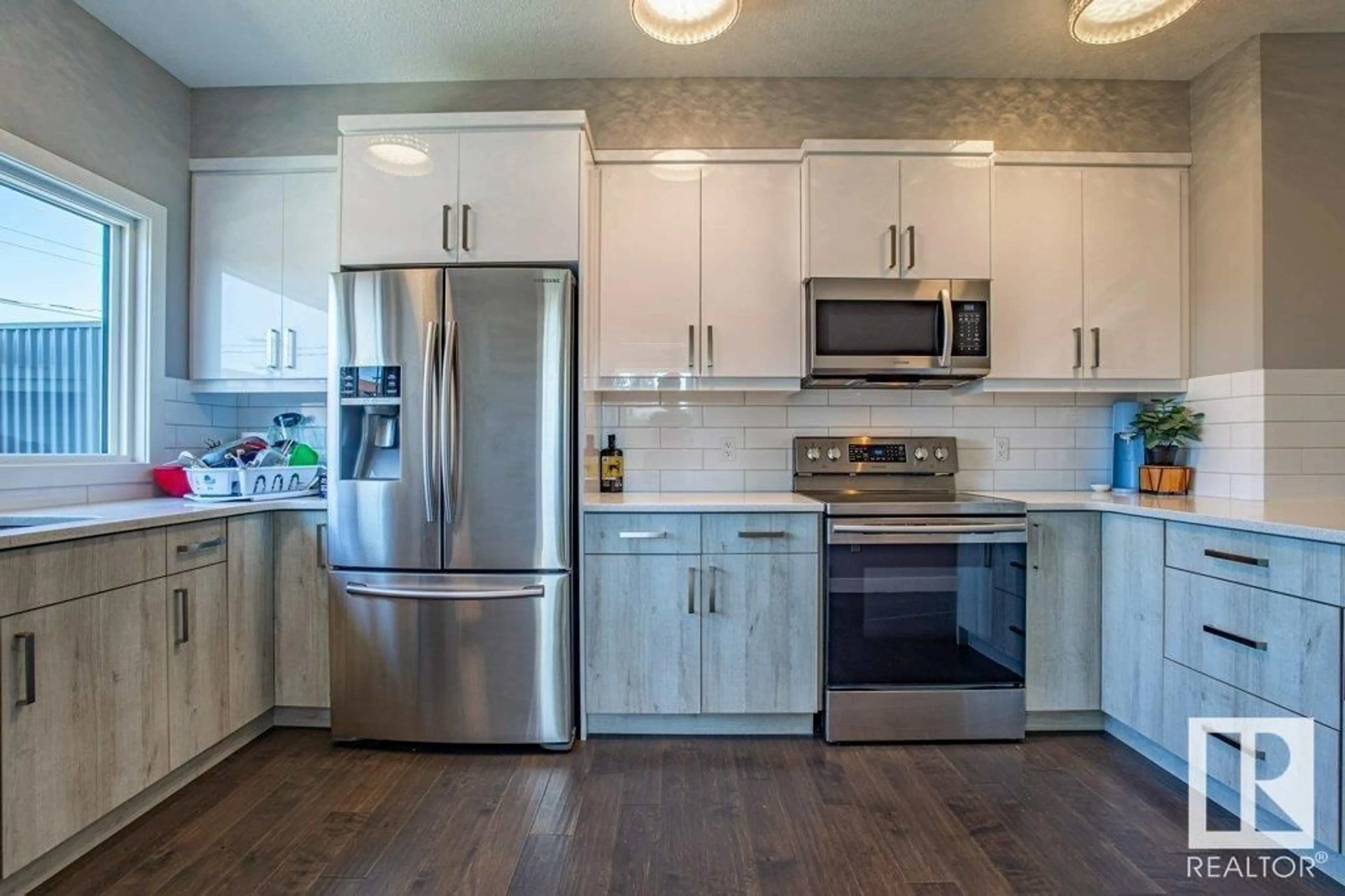 Open concept kitchen, unknown for 8956 81 AV, Edmonton Alberta T6C0W8