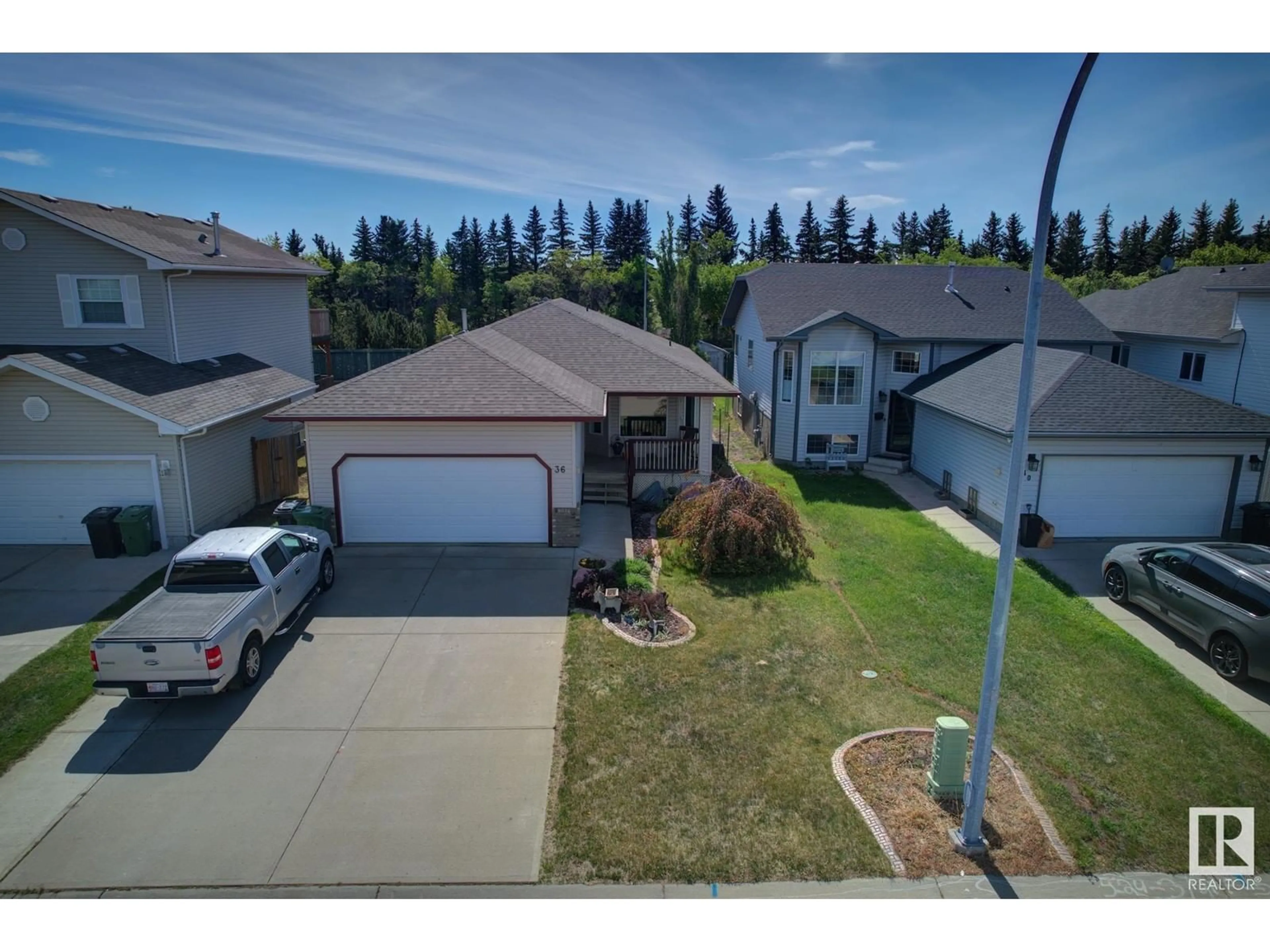 A pic from outside/outdoor area/front of a property/back of a property/a pic from drone, unknown for 36 BRIDGEVIEW CR, Fort Saskatchewan Alberta T8L4S4