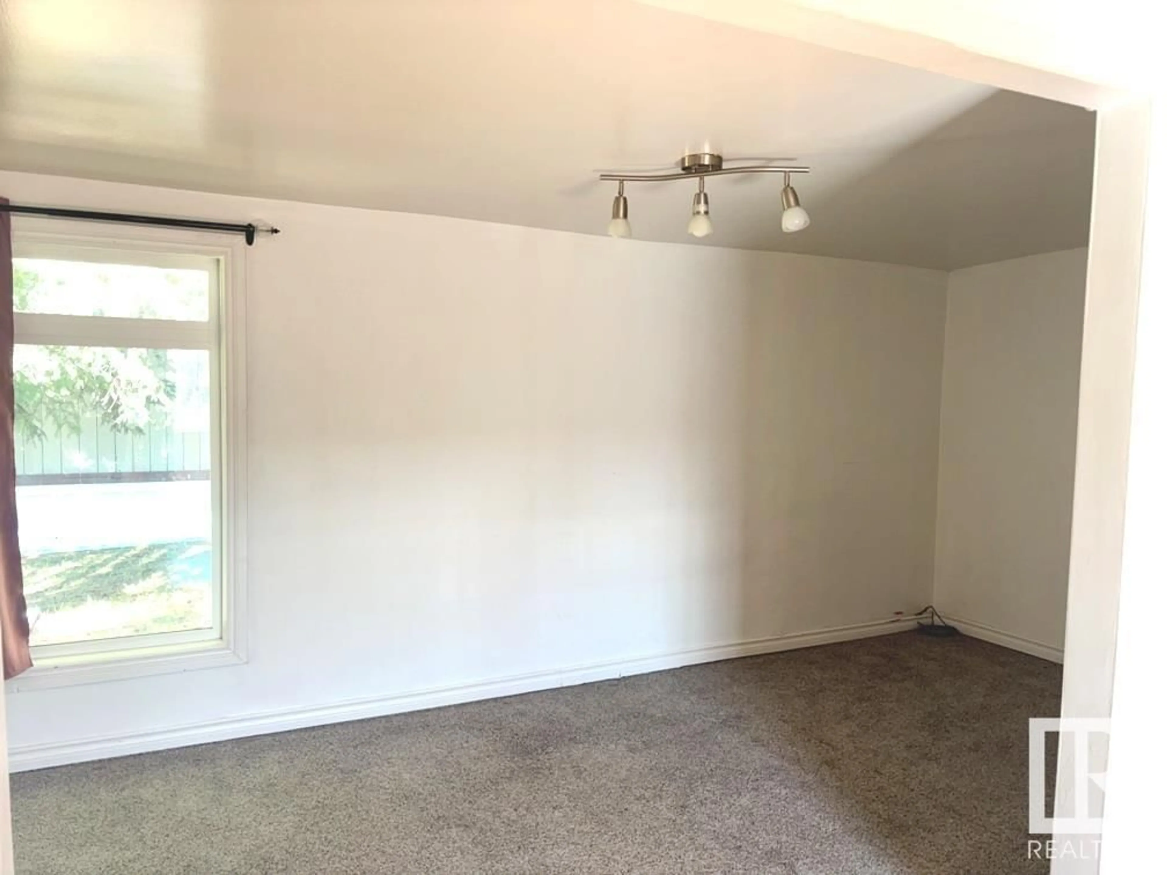 A pic of a room for 205 MAPLE CRES, Breton Alberta T0C0P0