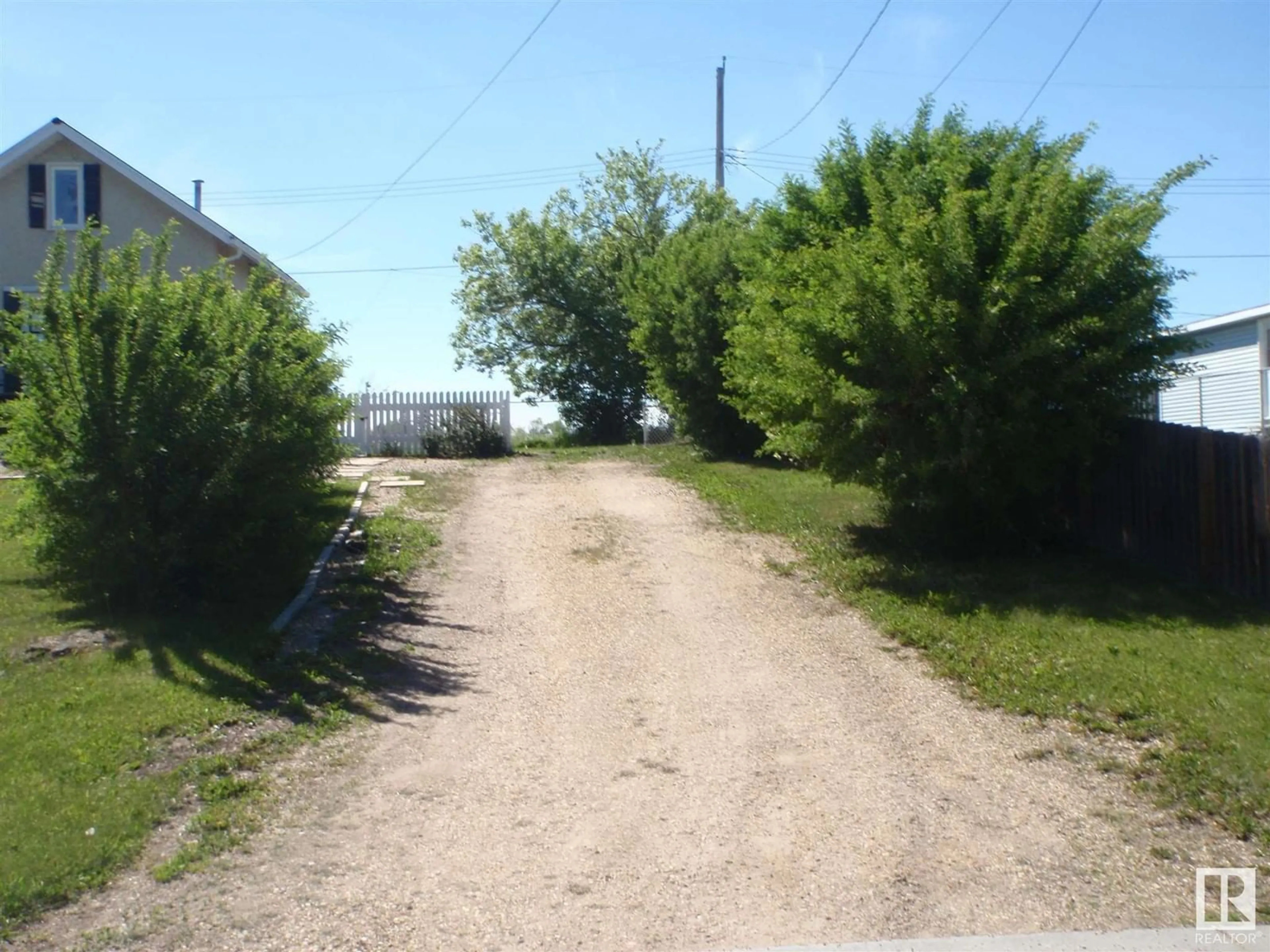 Blurry image for 5312 60 ST, Barrhead Alberta T7N1C1