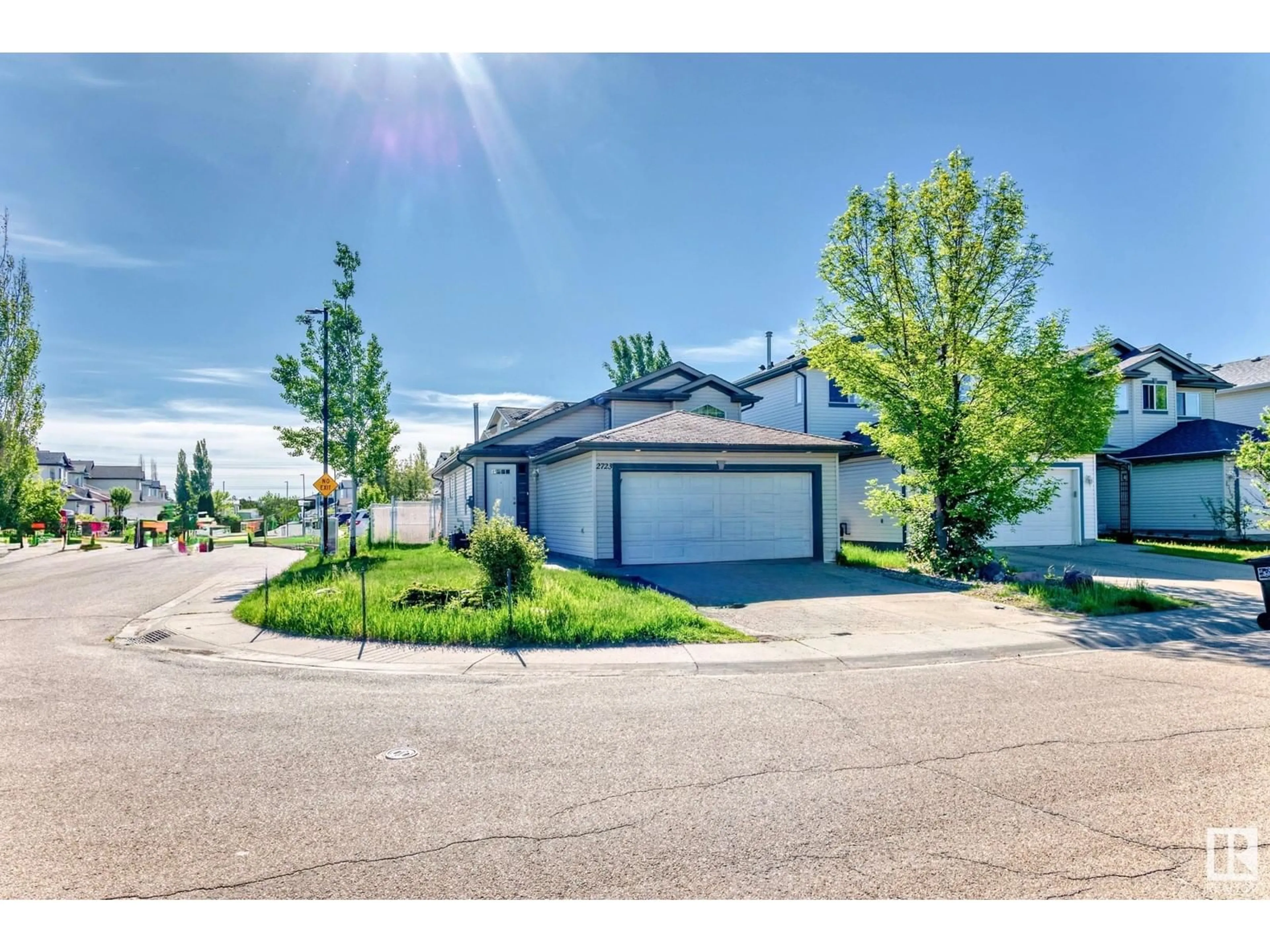 A pic from outside/outdoor area/front of a property/back of a property/a pic from drone, street for 2723 33 ST, Edmonton Alberta T5T1P6