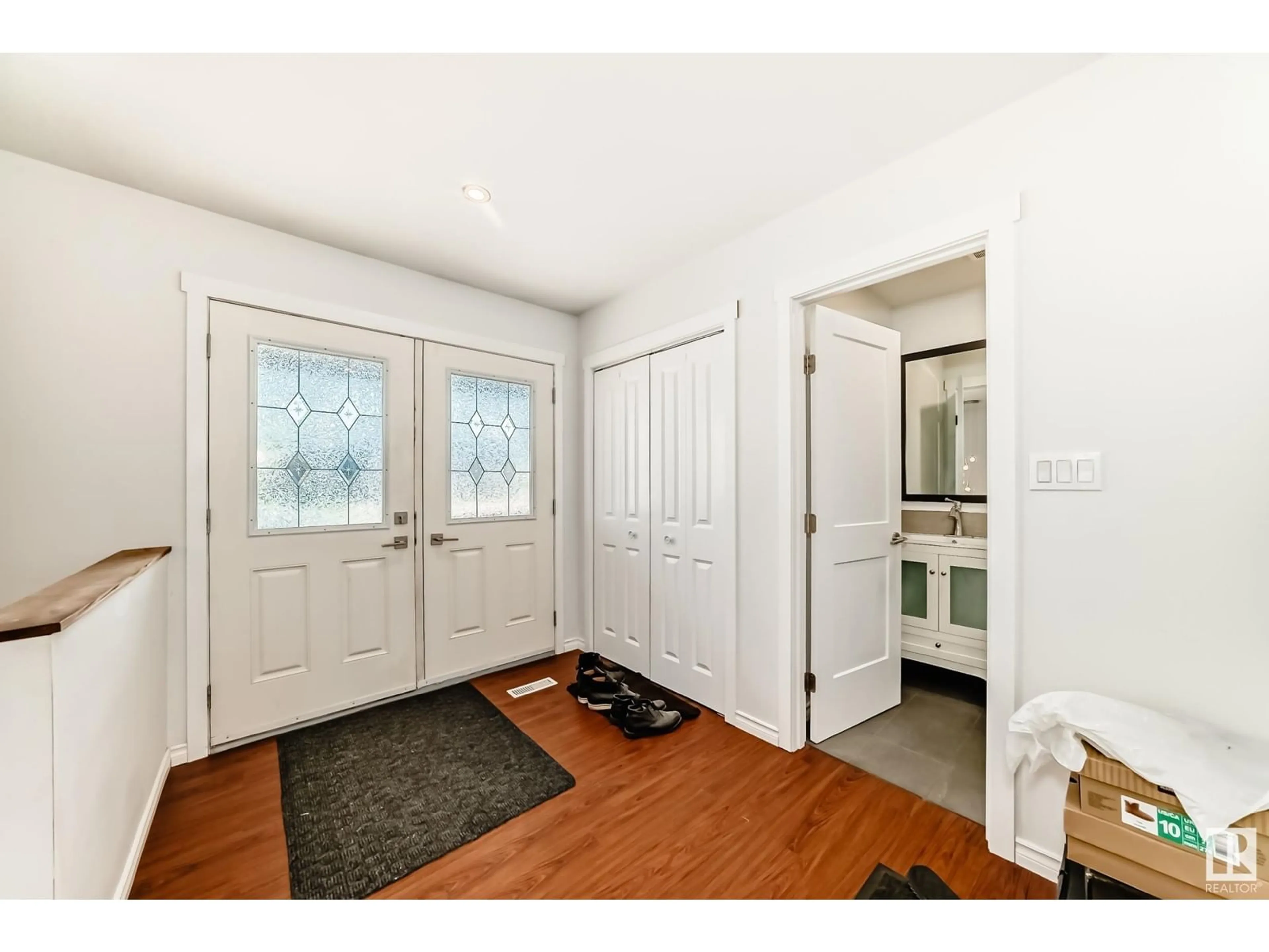 Indoor entryway for 4808 50 AV, Lamont Alberta T0B2R0