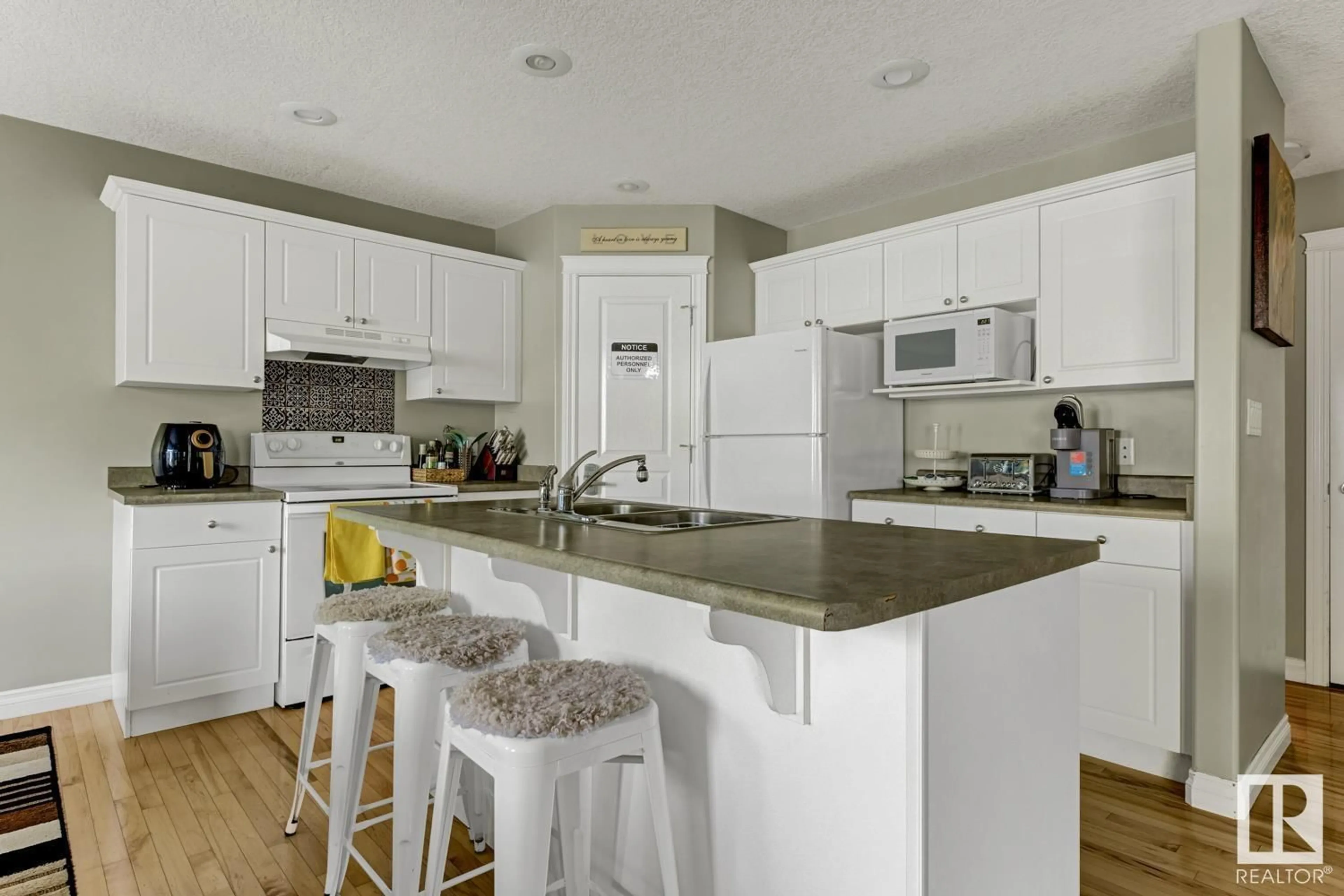 Open concept kitchen, unknown for 196 MACEWAN RD, Edmonton Alberta T6W1R2