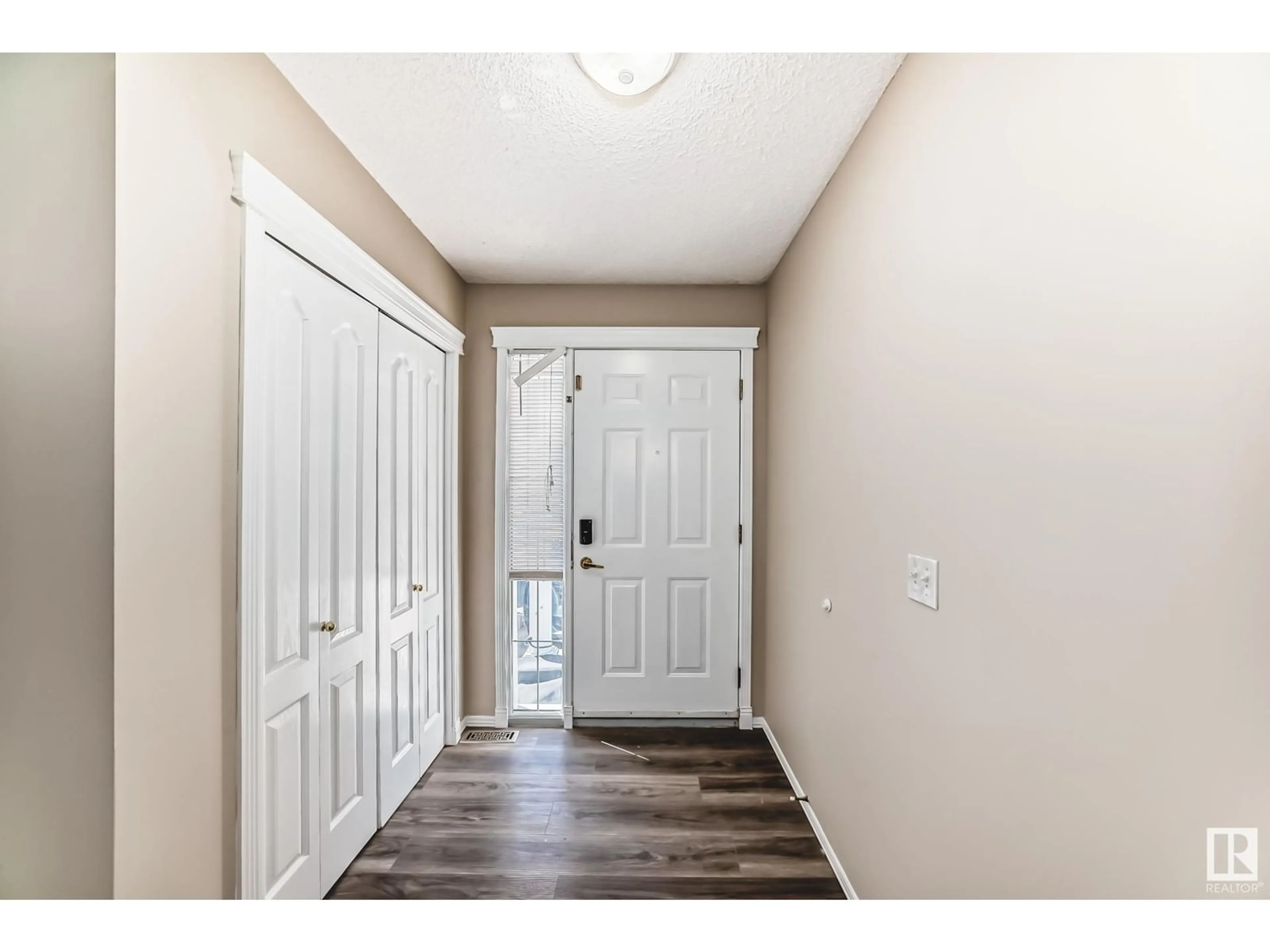 Indoor entryway for 84 - 3380 28A AV NW, Edmonton Alberta T6T1V4