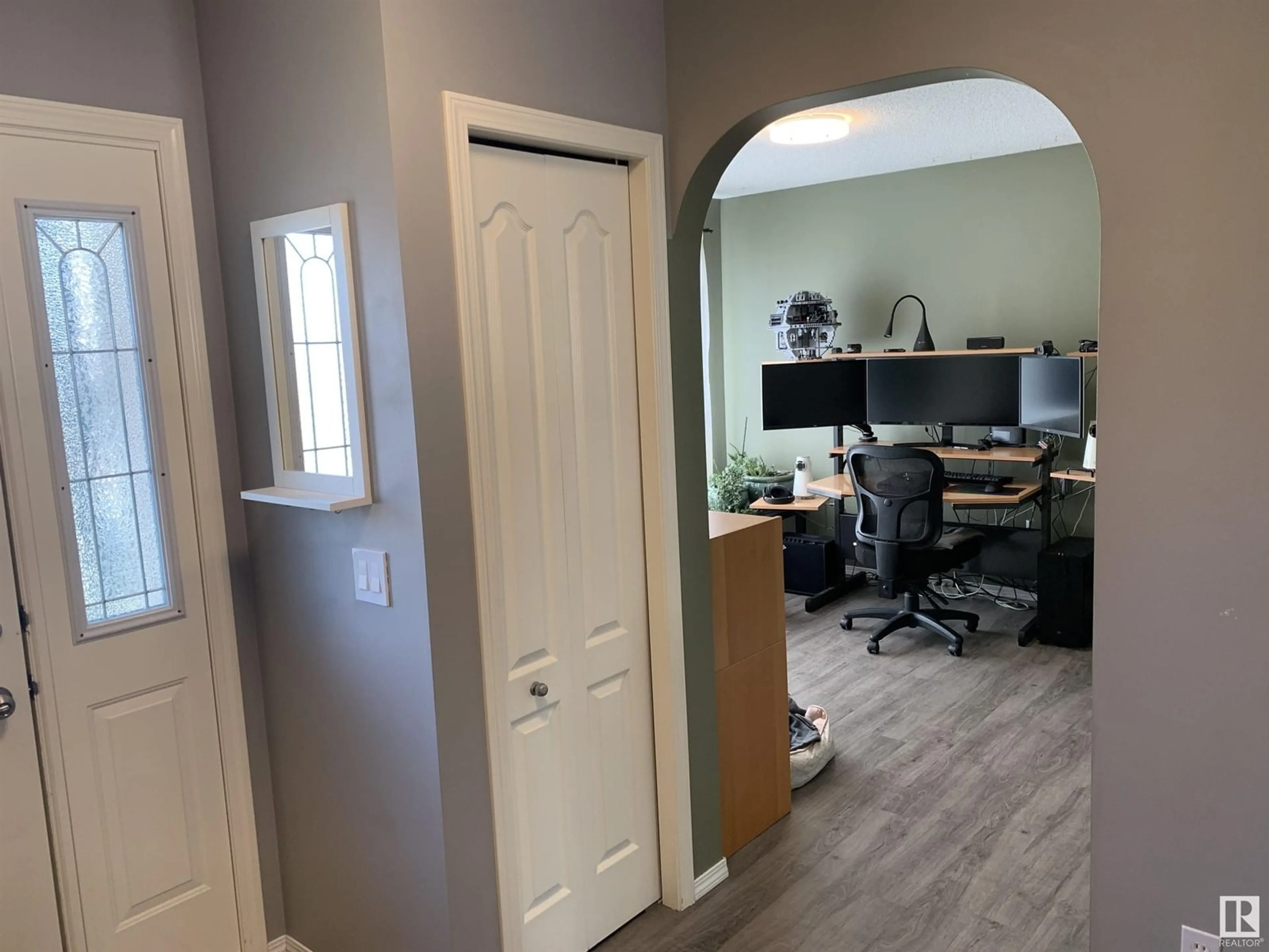 A pic of a room for 207 ARBOUR MEADOWS CL, Calgary Alberta T3G5J3