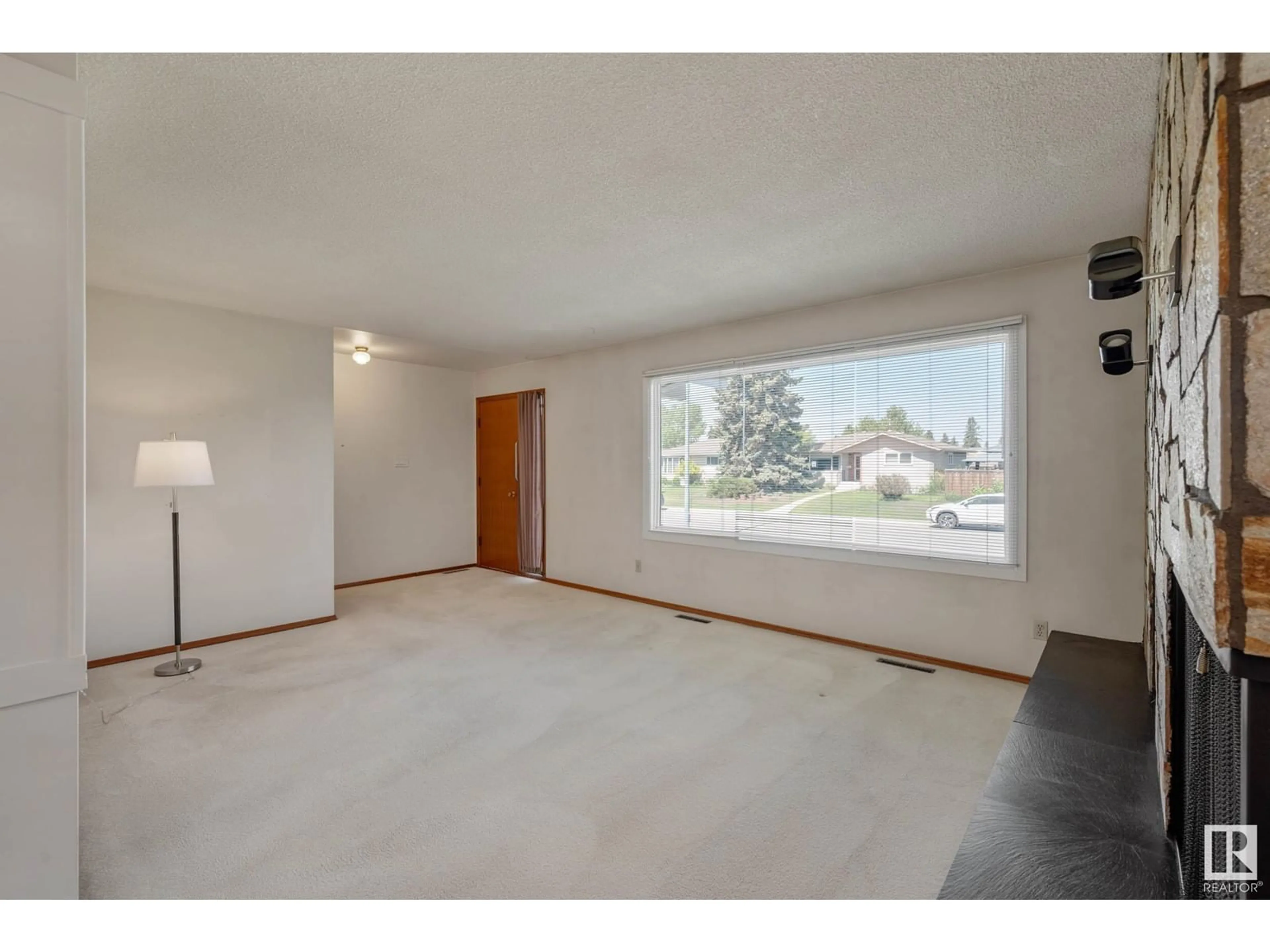 Unknown for NW - 6807 98A AV, Edmonton Alberta T6A0B9