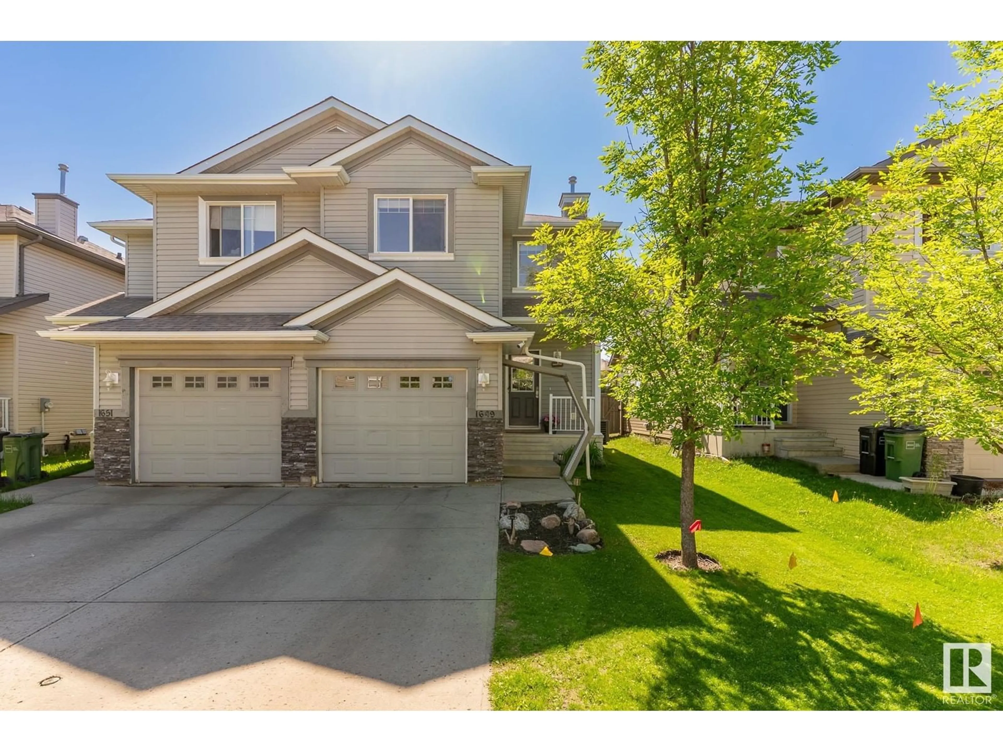 Home with vinyl exterior material, street for 1649 MELROSE PL, Edmonton Alberta T6W1X5