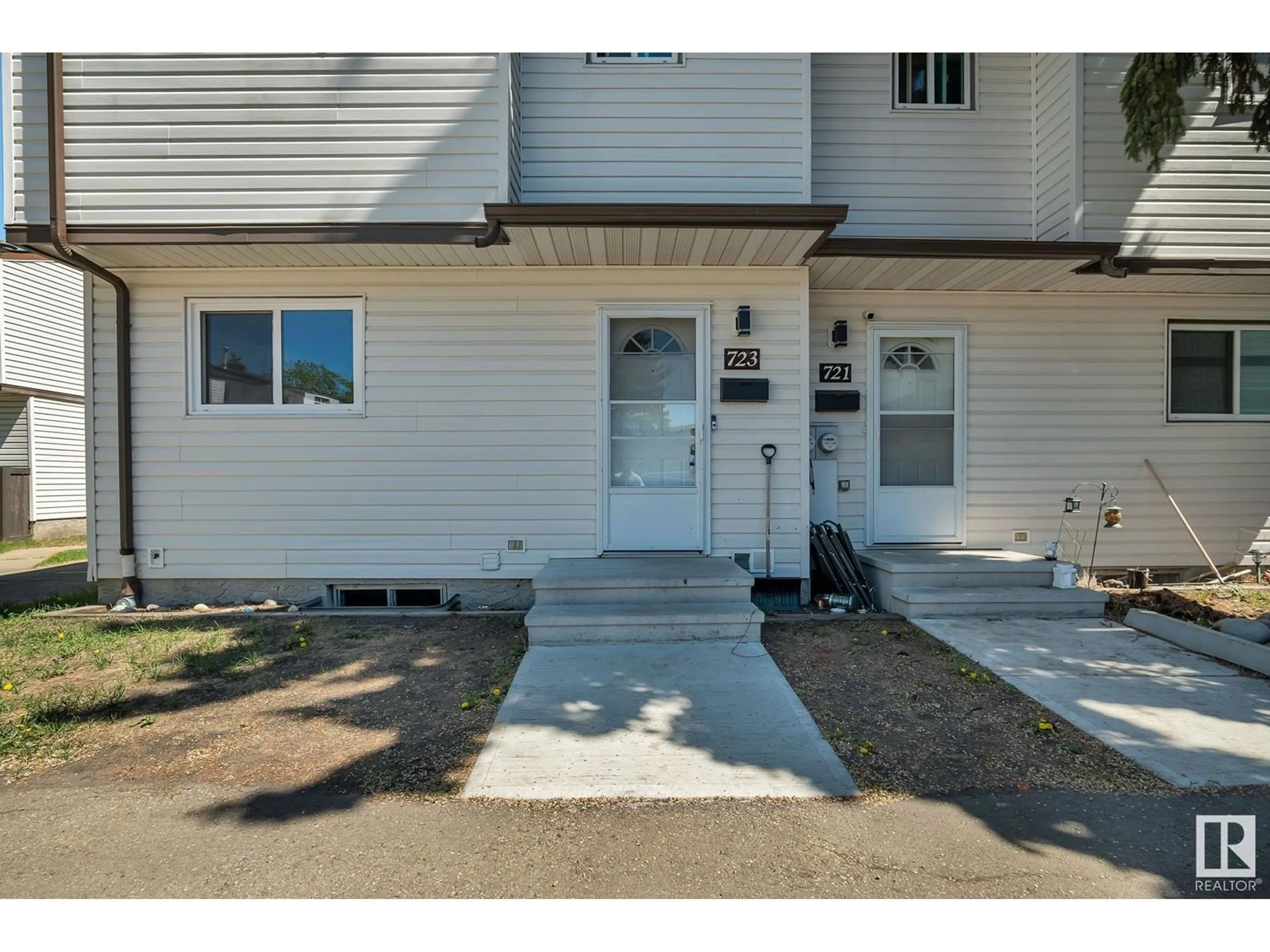Unknown for 723 CLAREVIEW RD, Edmonton Alberta T5A3S6