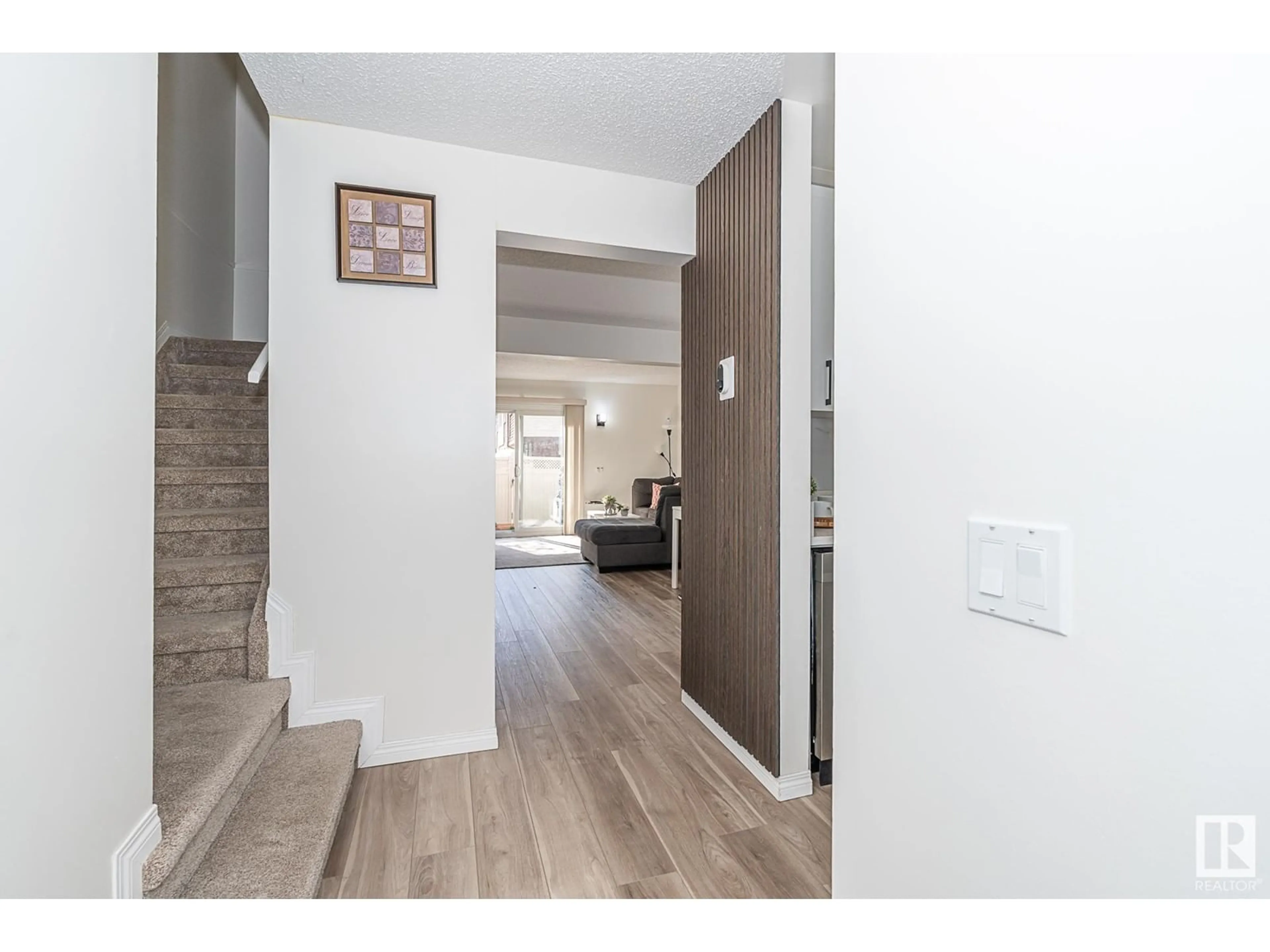 Indoor entryway for #43 - 13833 30 ST, Edmonton Alberta T5Y2B2