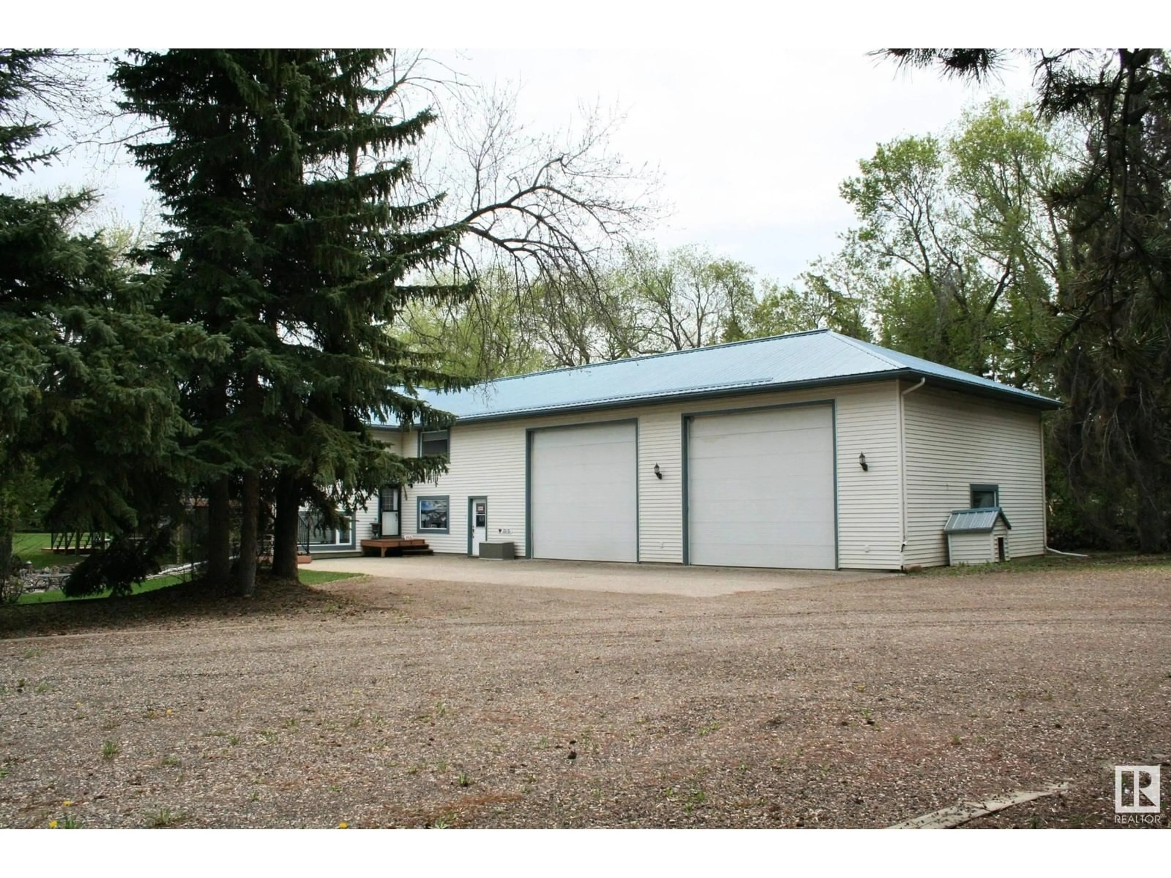 Indoor garage for 52551 RGE ROAD 225, Rural Strathcona County Alberta T8A4R9