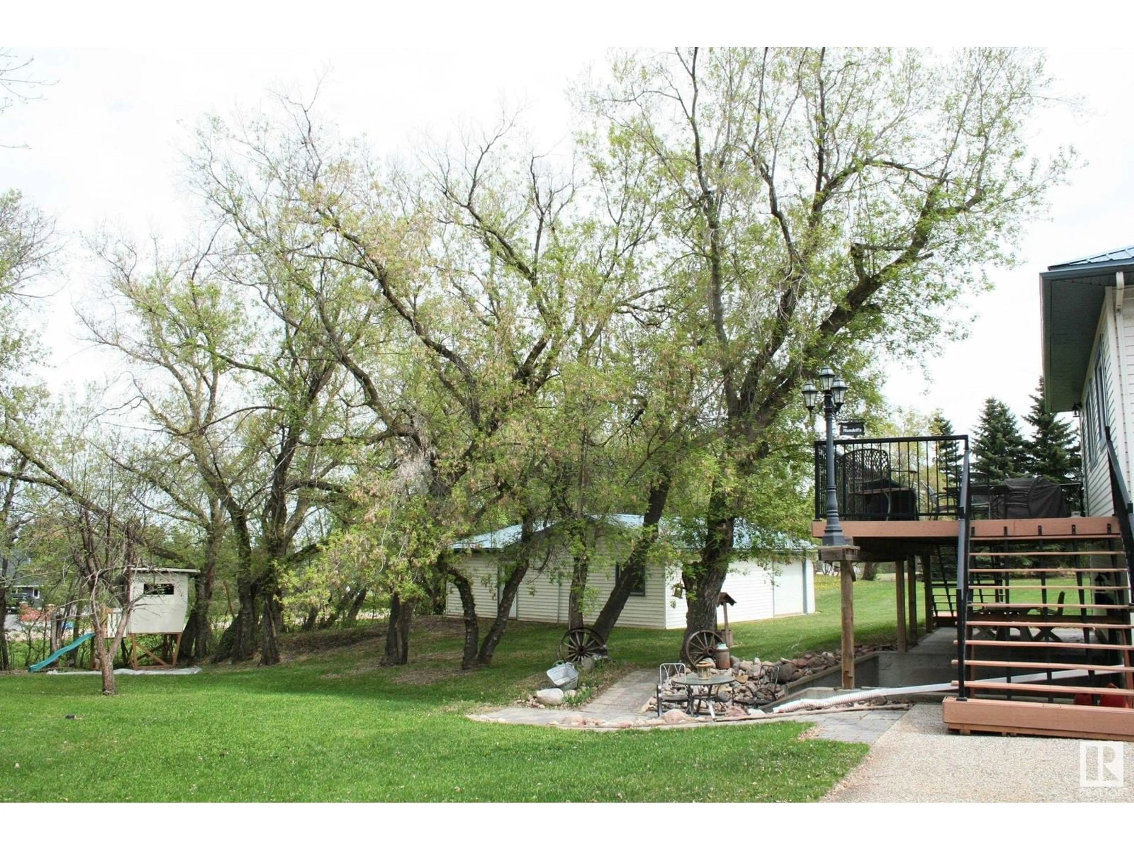 Patio, unknown for 52551 RGE ROAD 225, Rural Strathcona County Alberta T8A4R9