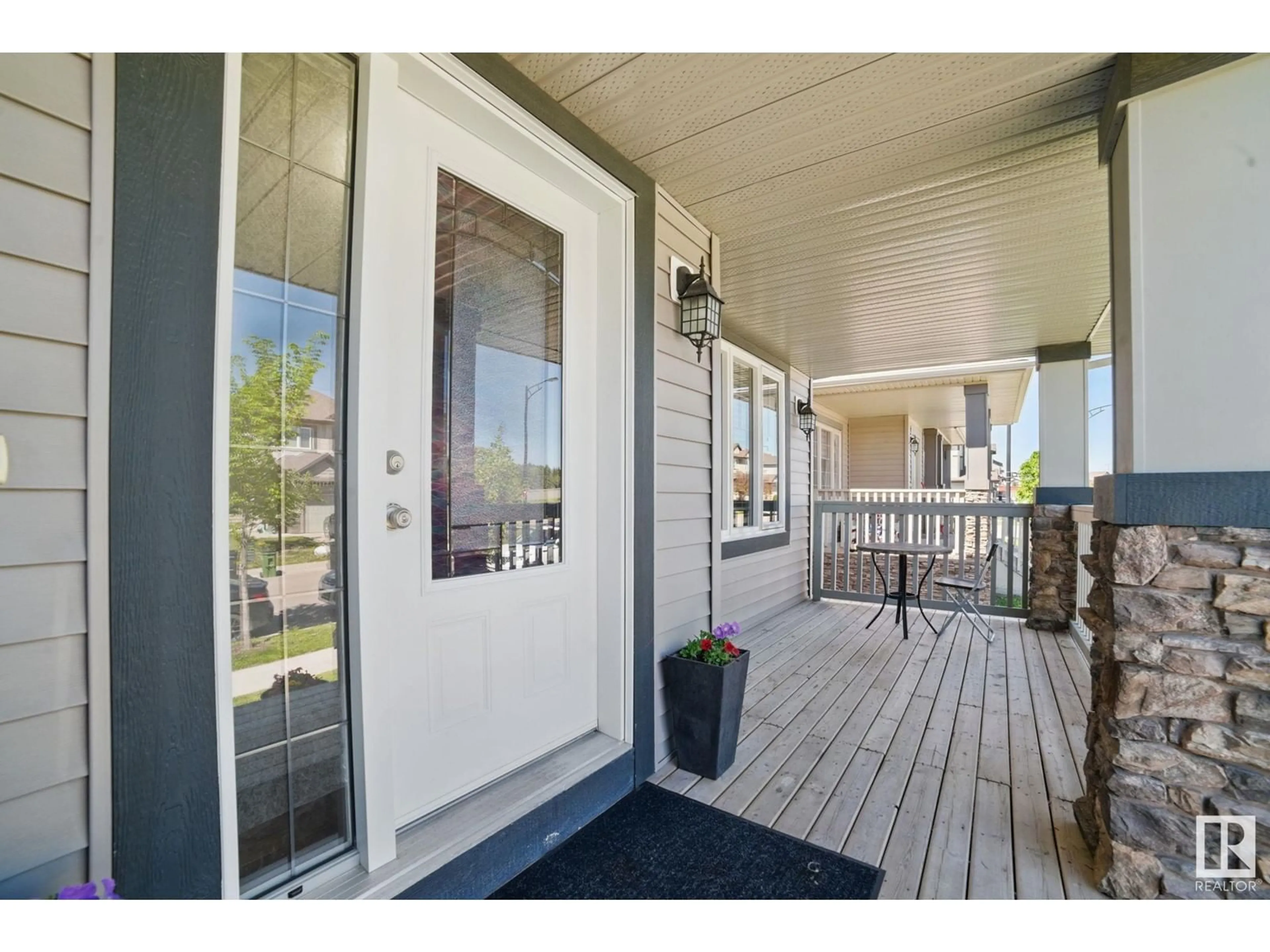 Indoor entryway for NW - 1309 30 AV, Edmonton Alberta T6T0V7