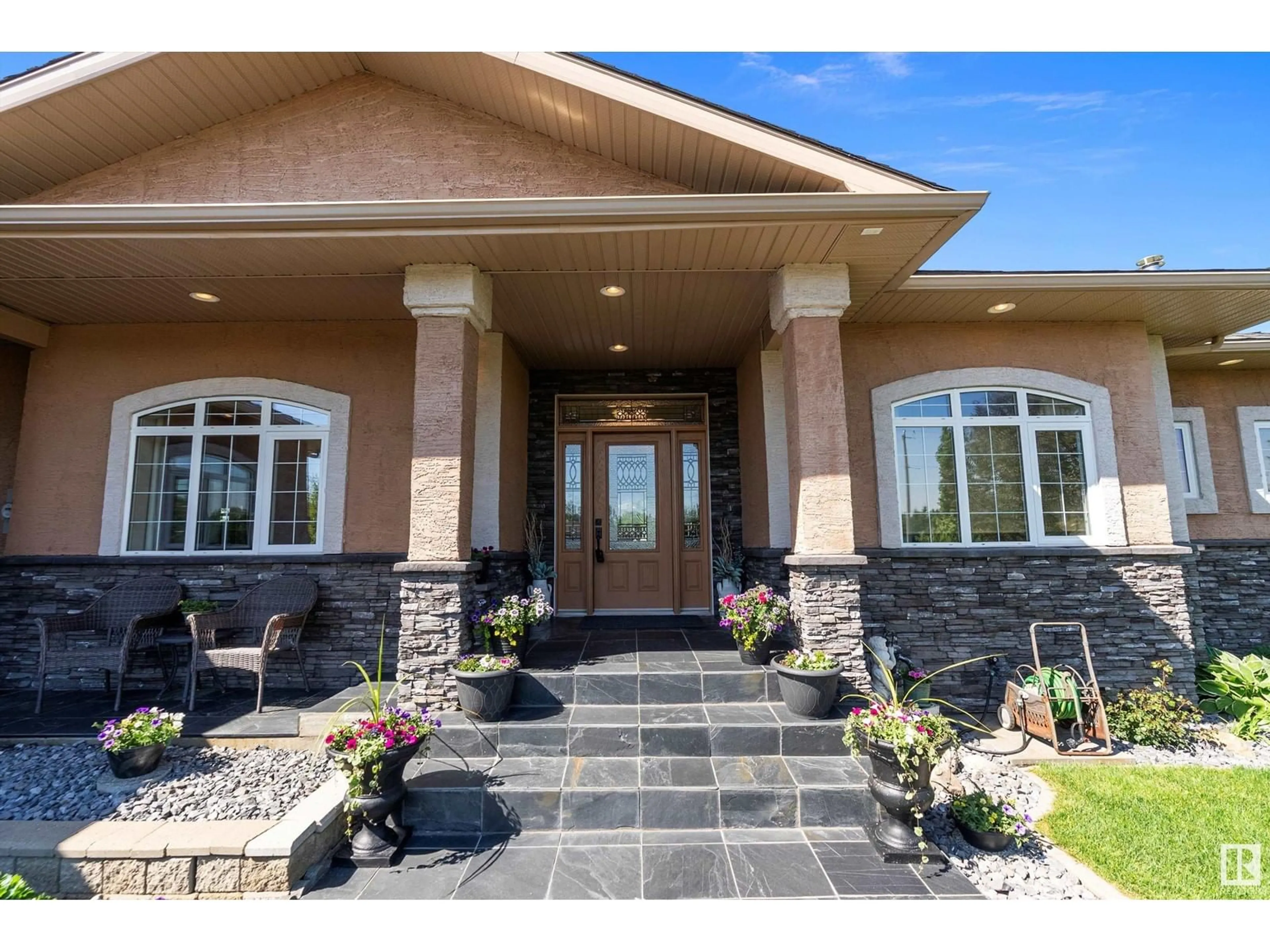 Indoor entryway for 50446 - 40 RANGE ROAD 232, Rural Leduc County Alberta T4X0L1