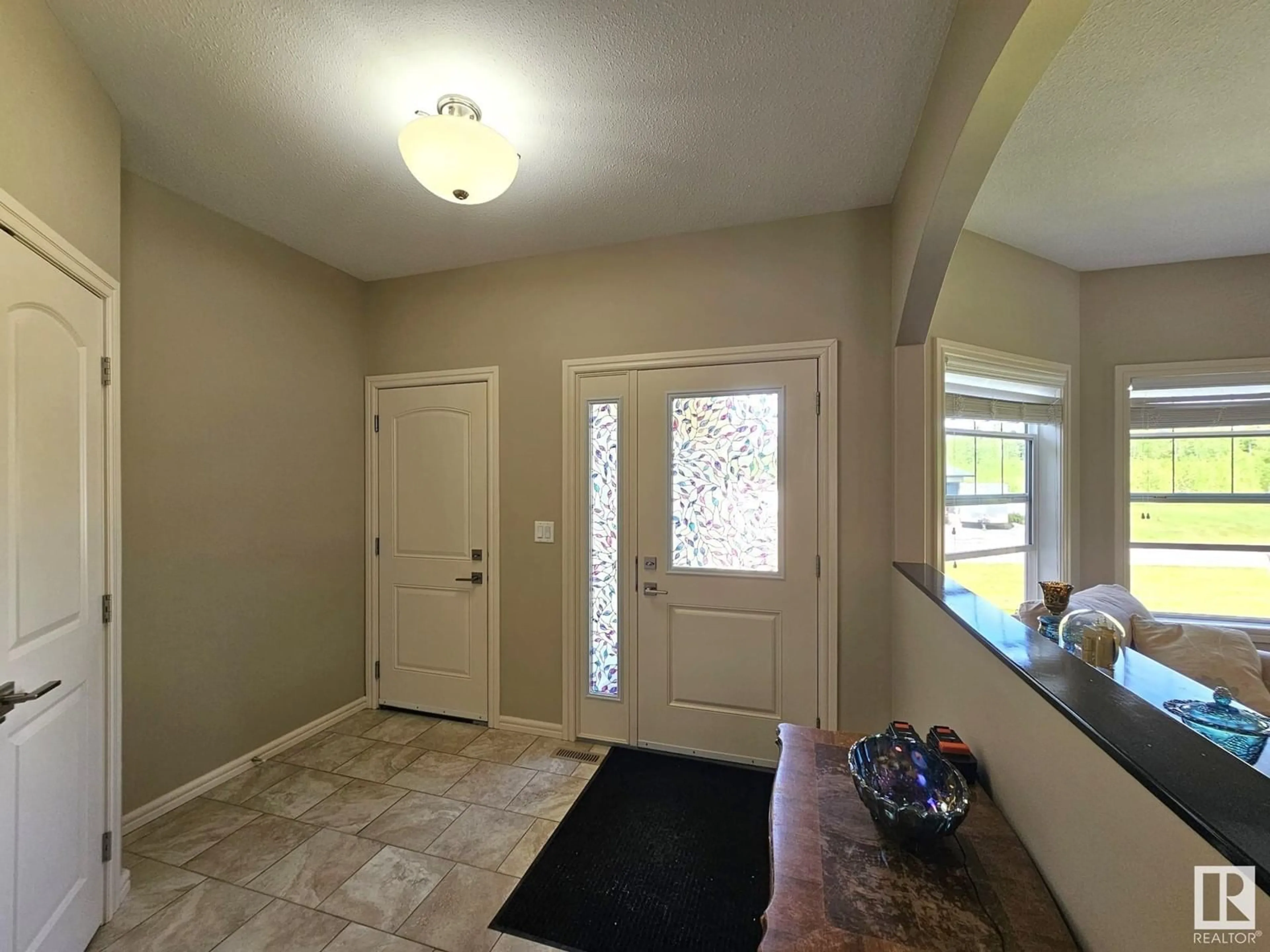 Indoor entryway for 9 FRASER DR, Breton Alberta T0C0P0