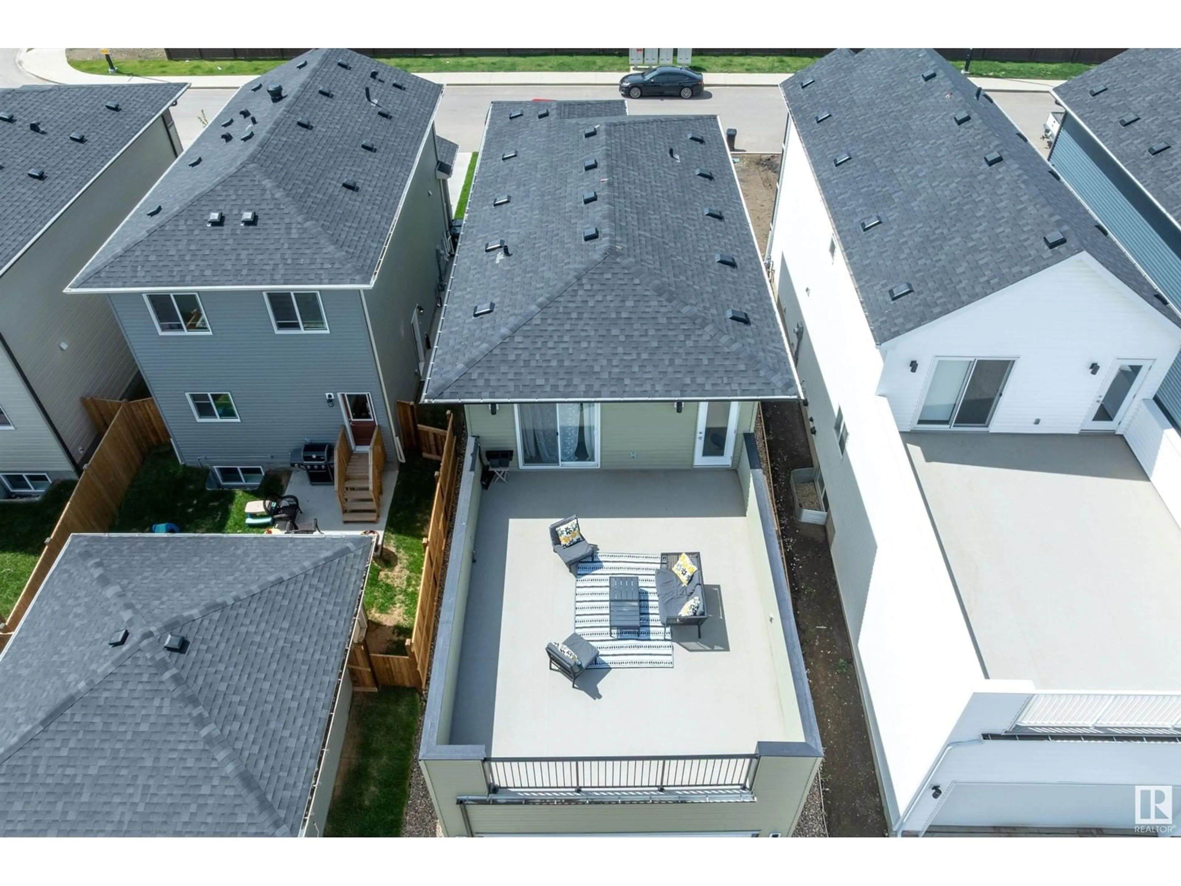 A pic from outside/outdoor area/front of a property/back of a property/a pic from drone, street for 98 PENN PL, Spruce Grove Alberta T7Z2W7