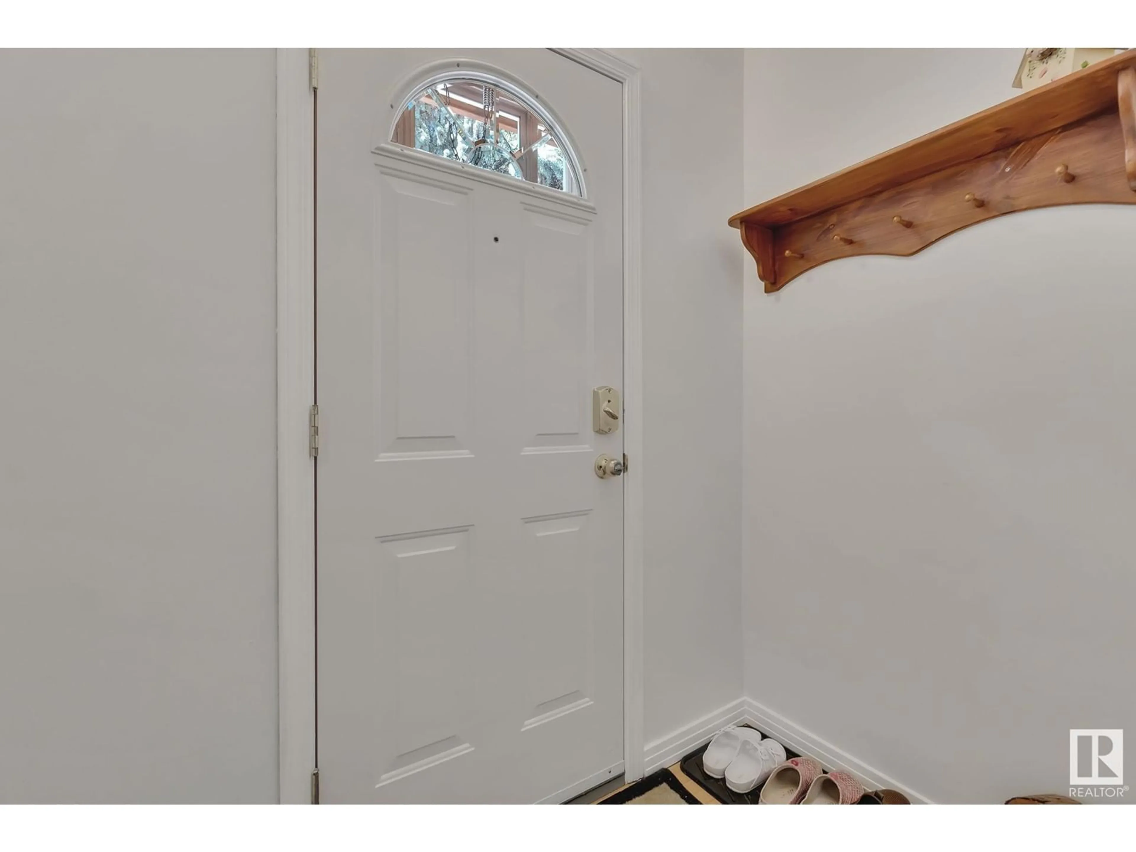 Indoor entryway for NW - 10415 144 ST, Edmonton Alberta T5N2V5