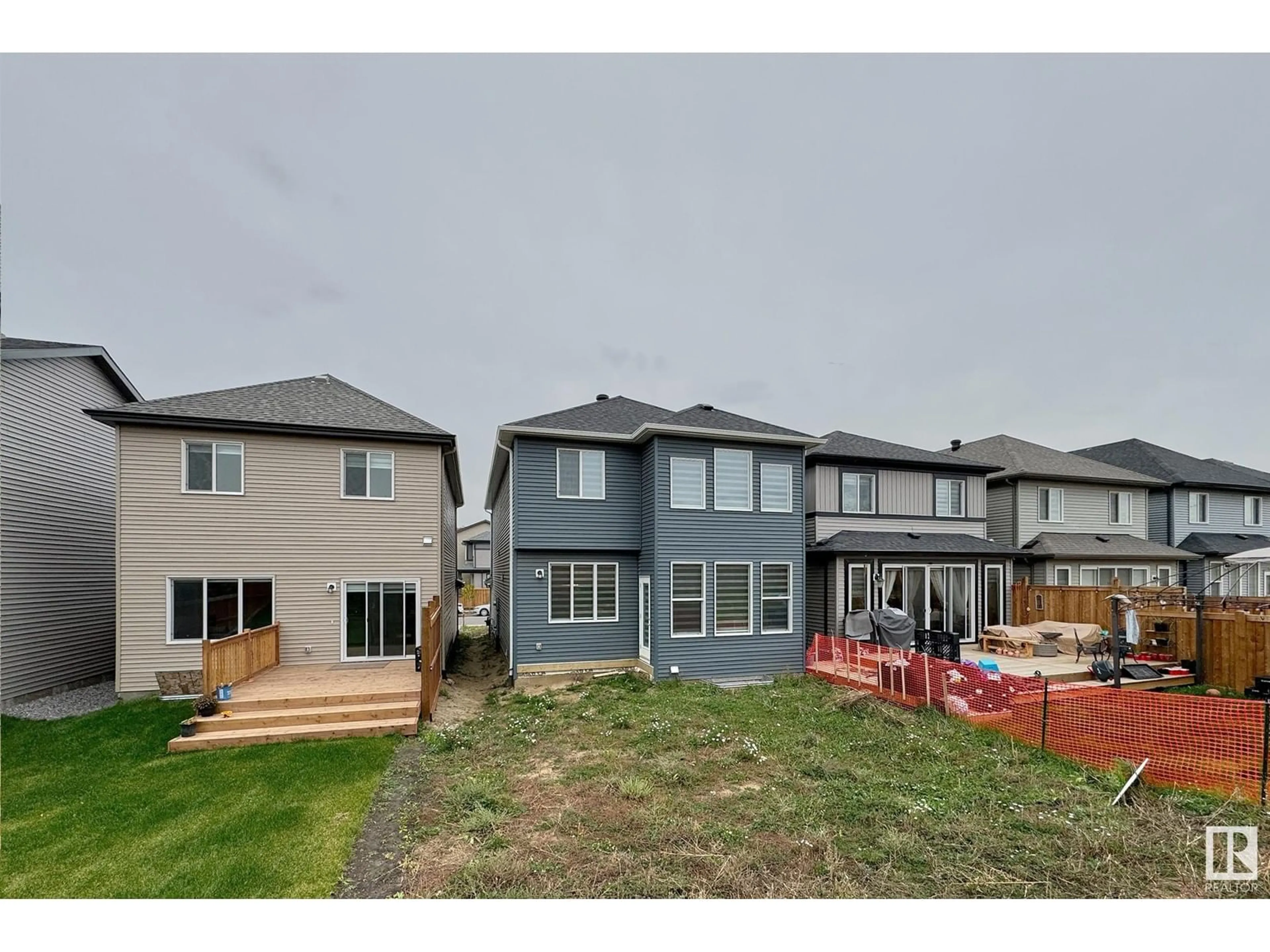 A pic from outside/outdoor area/front of a property/back of a property/a pic from drone, unknown for 22614 99A AV, Edmonton Alberta T5T7V1