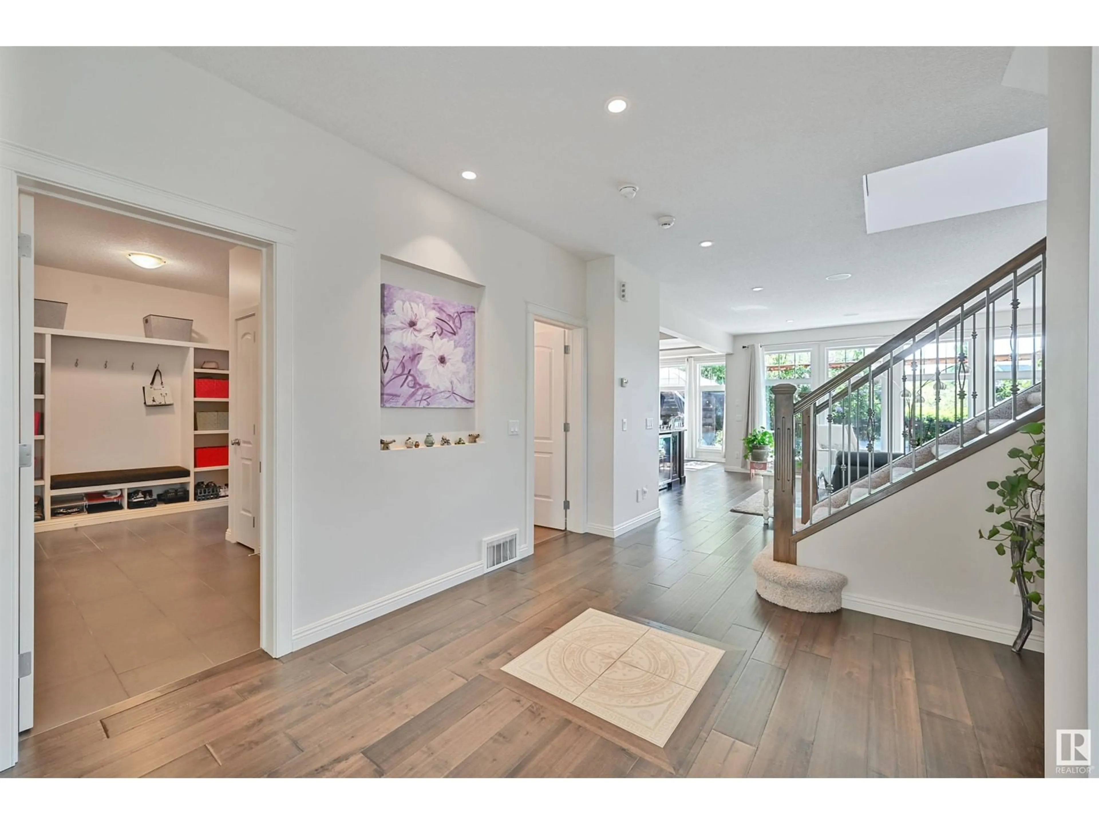 Indoor entryway for 2215 WARRY LO, Edmonton Alberta T6W0N8