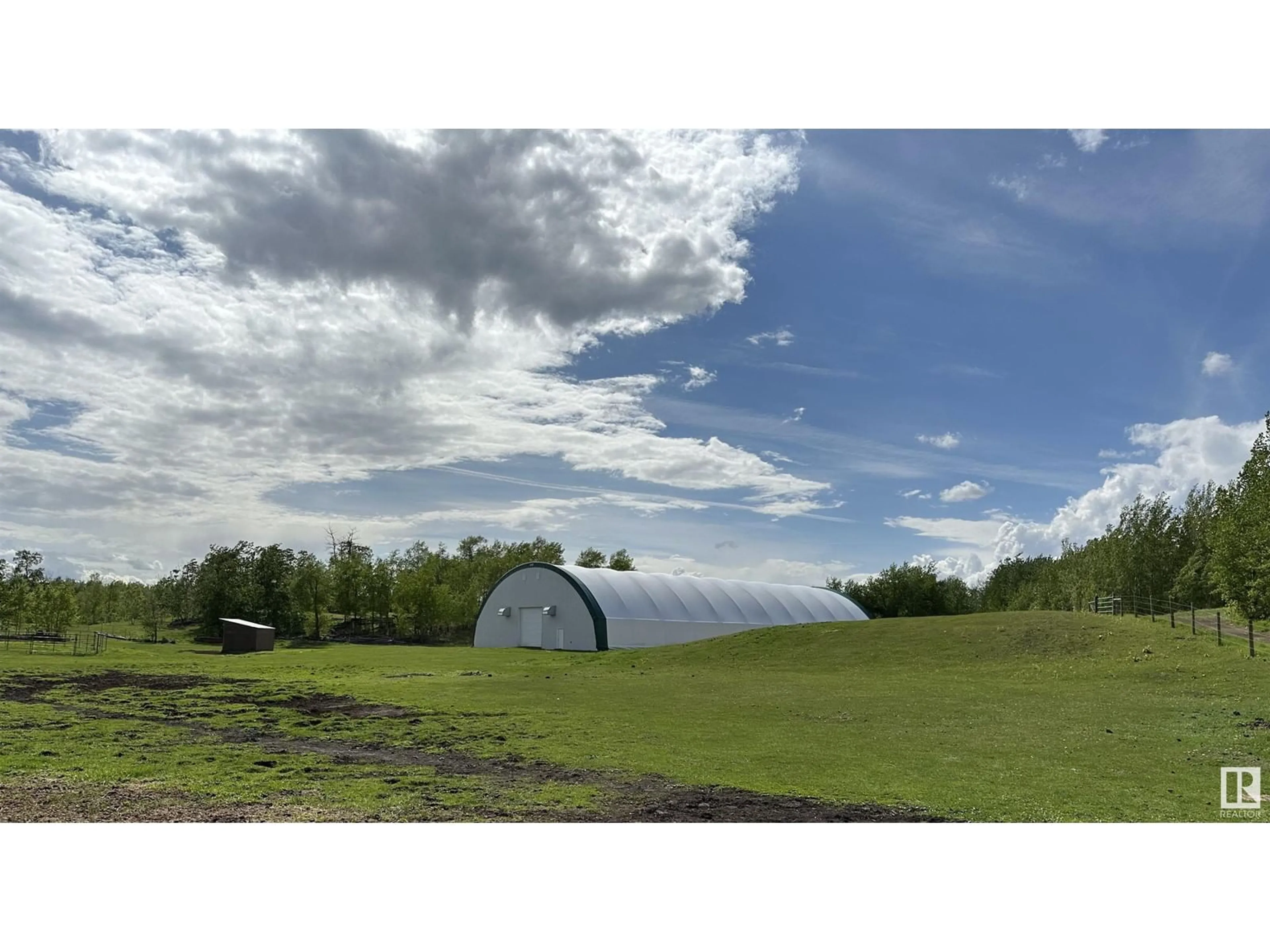 Shed for 51030 RGE ROAD 203, Rural Strathcona County Alberta T8G1E4