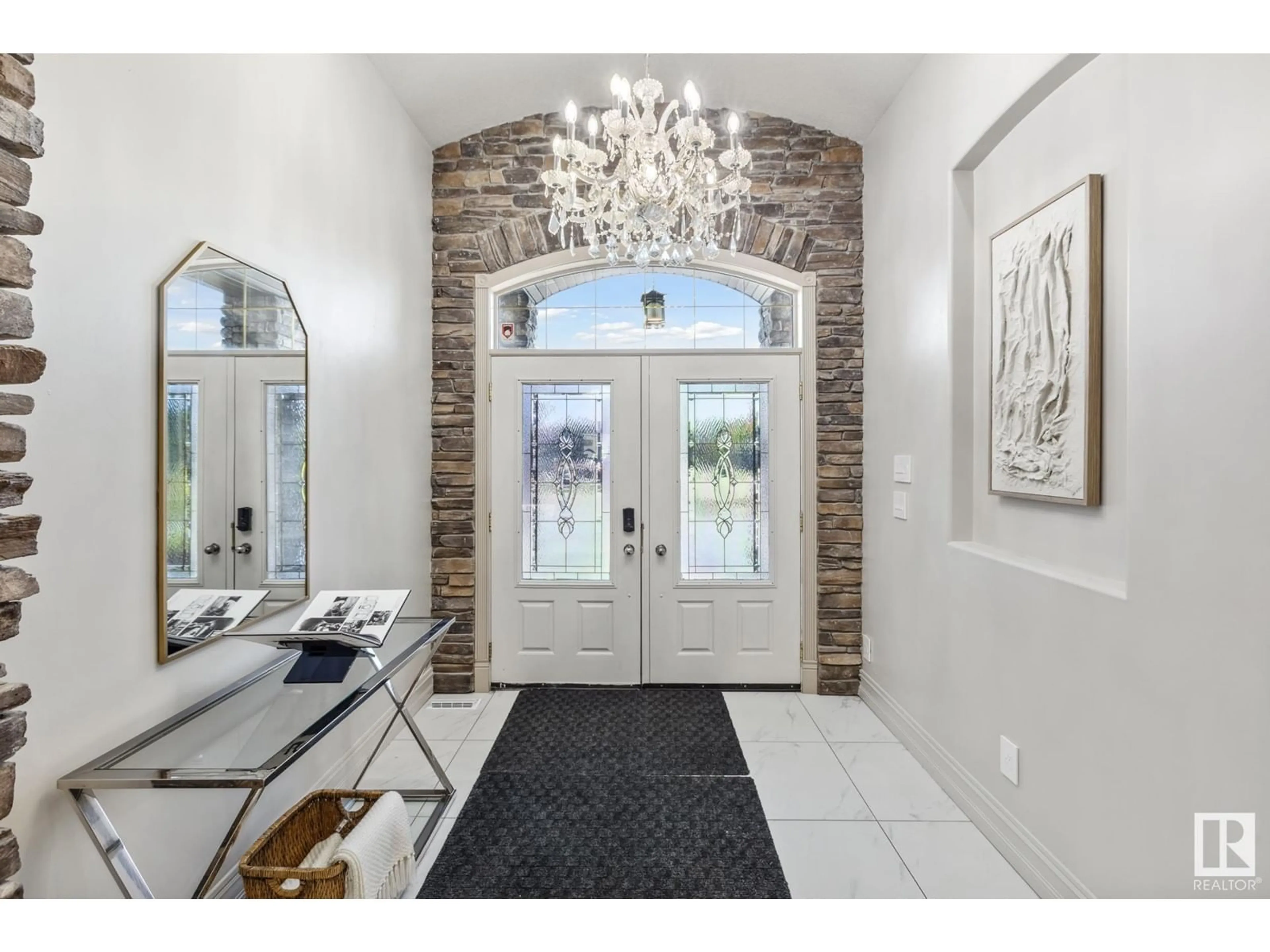 Indoor entryway for 264 KINGSWOOD BV, St. Albert Alberta T8N1B9