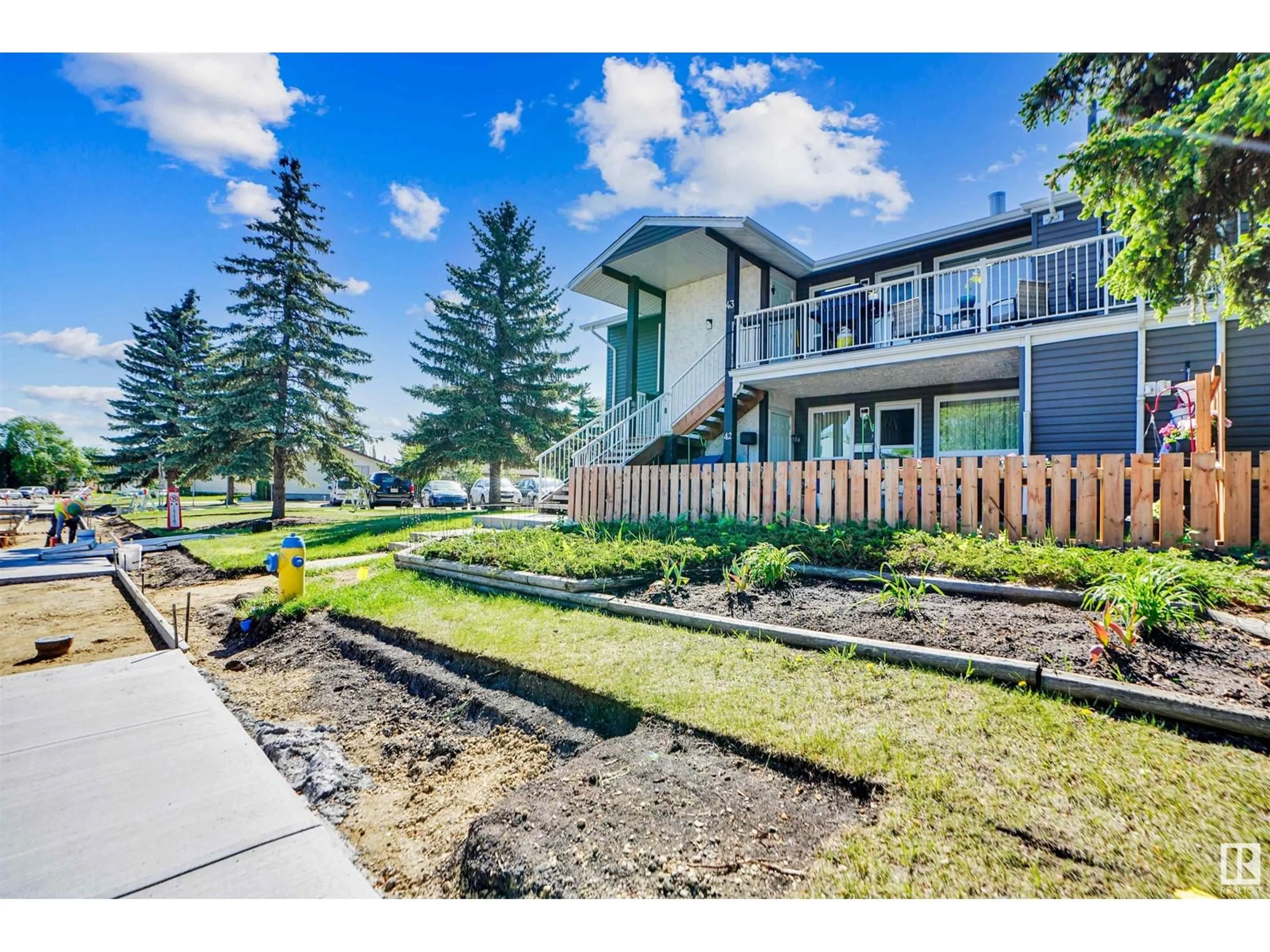 A pic from outside/outdoor area/front of a property/back of a property/a pic from drone, unknown for 43 - 3111 142 AV NW, Edmonton Alberta T5Y2H6